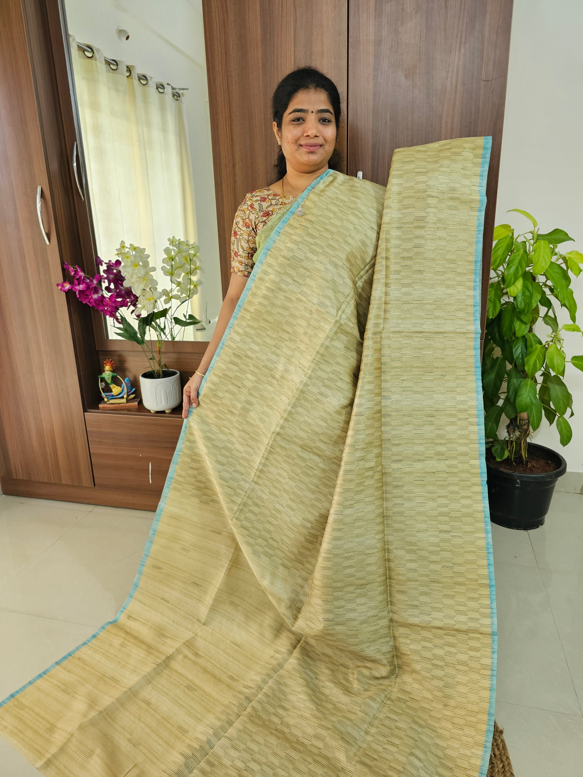 Semi Maandu Tussar Zari Weaving Saree - Yellow with Blue