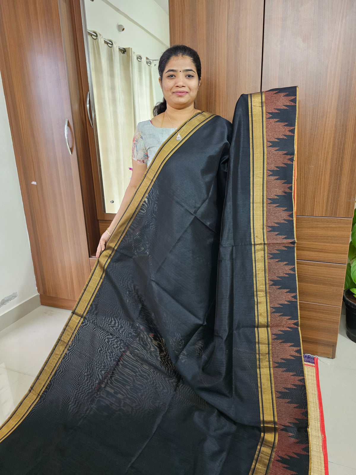 Semi Raw Silk with Weaving Butta Saree - Black with Red