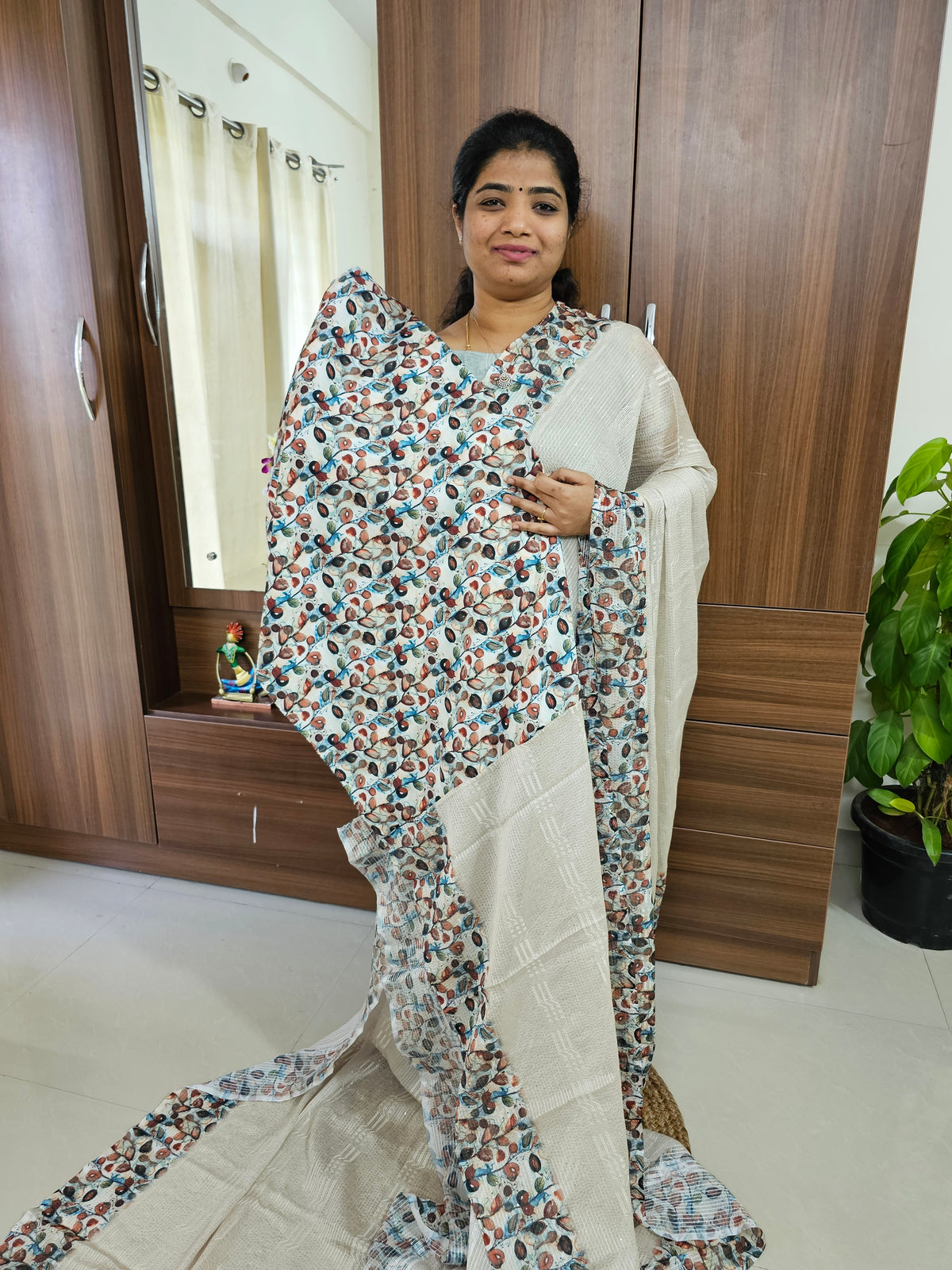 Crackle Silk Saree - Pastel Cream