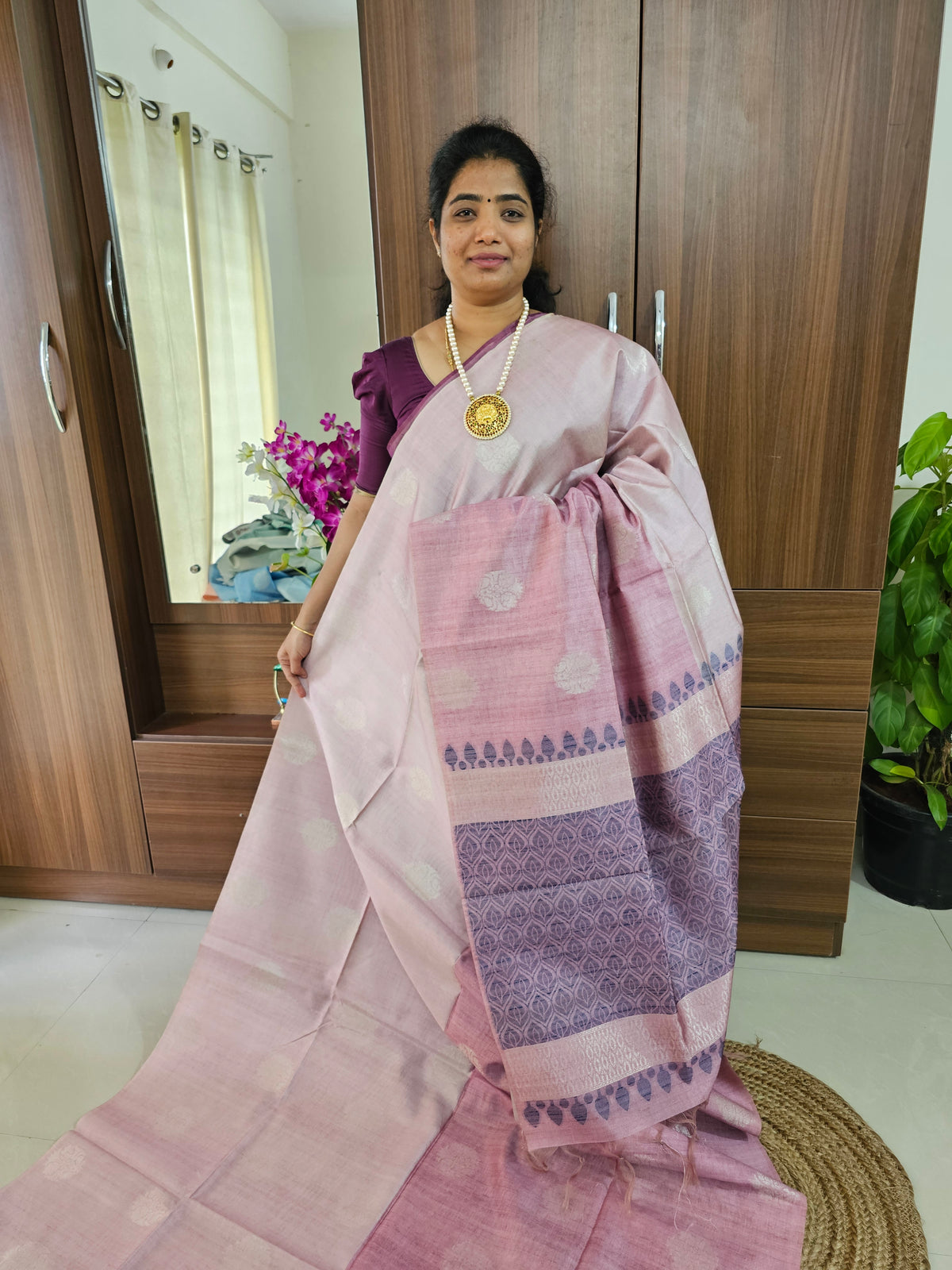 Semi Maandu Tussar Silver Zari Weaving Half and Half Shade Saree - Pink