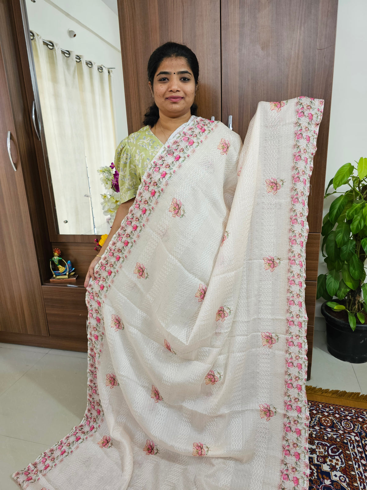 Crackle Silk Saree - Cream