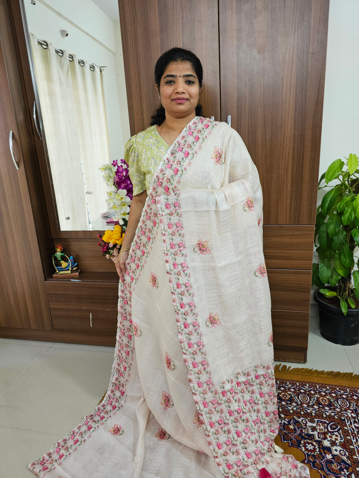 Crackle Silk Saree - Cream