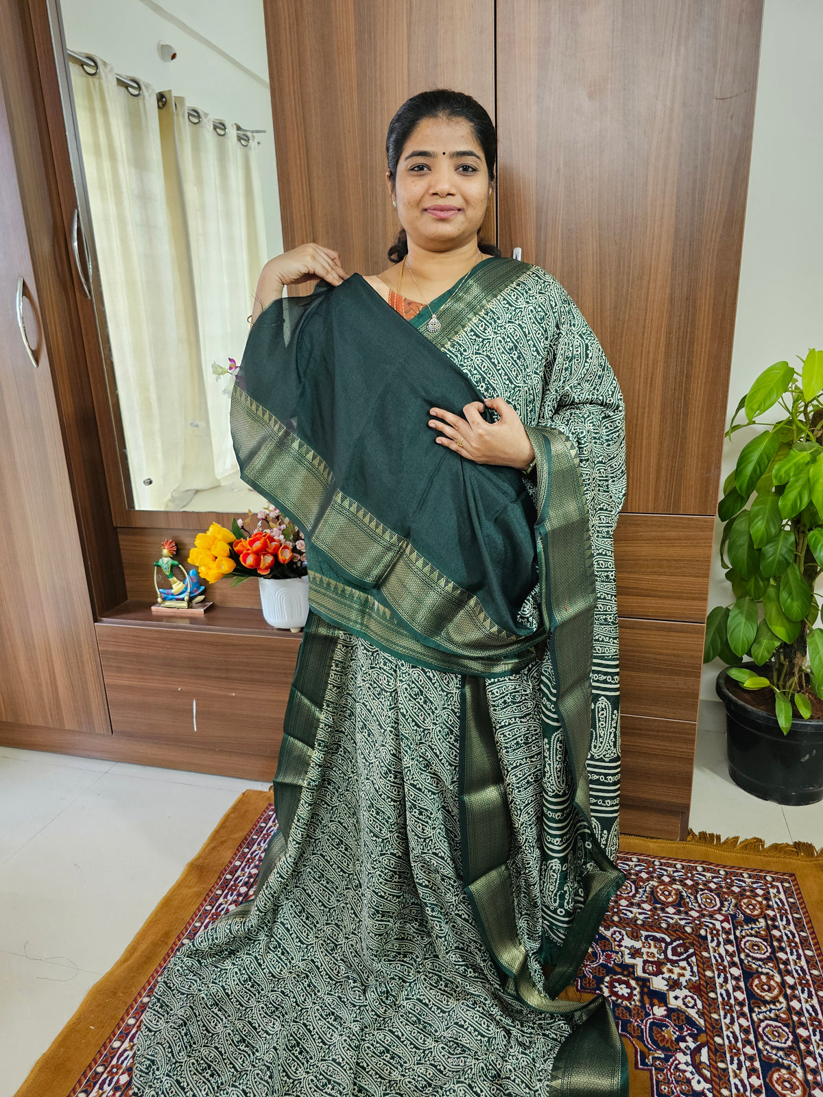 Semi Tussar Georgette with Zari Woven Saree Border - Dark Green