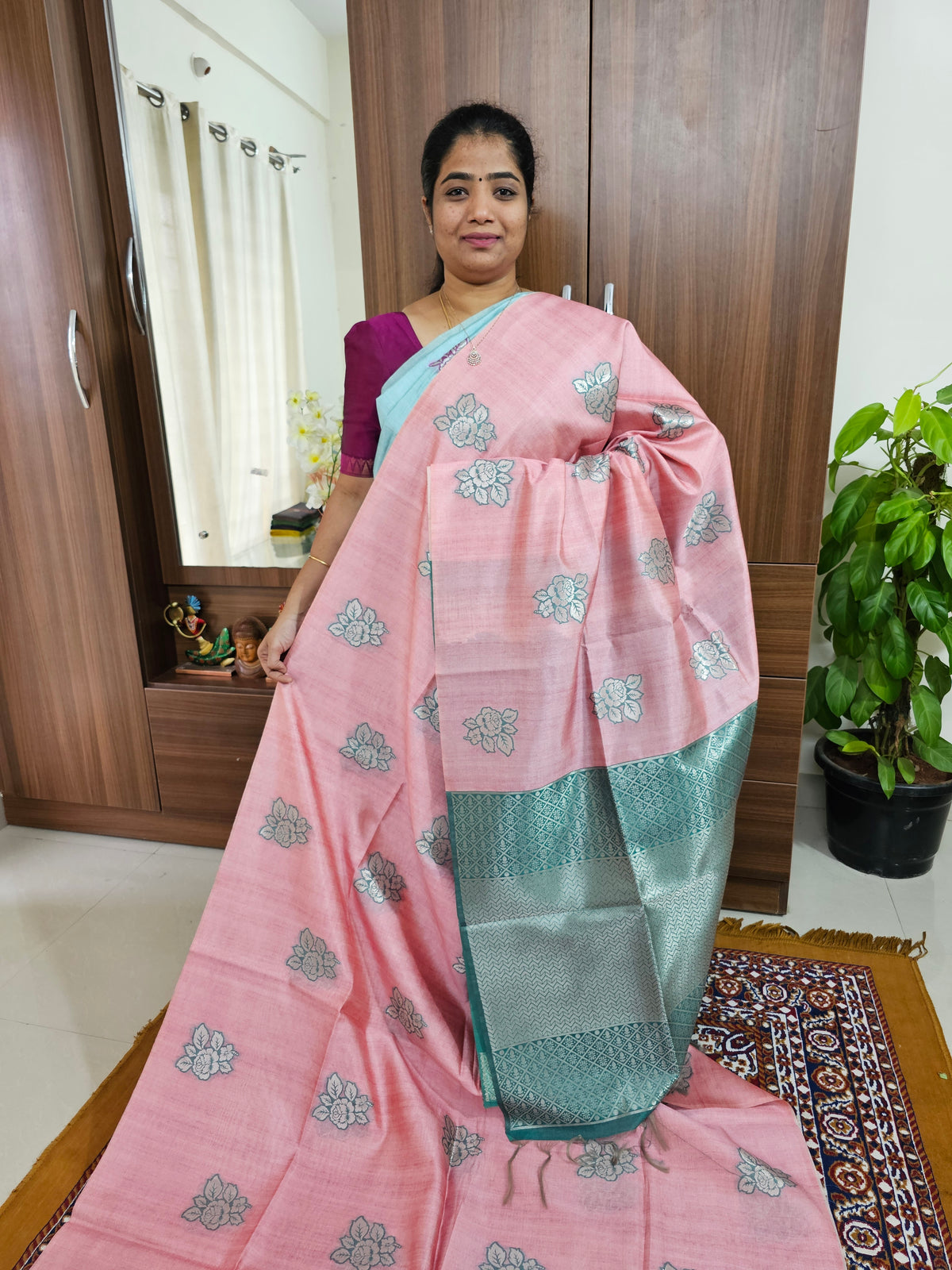 Semi Maandu Tussar Zari Weaving Floral Butta Saree - Peach with Peacock Green