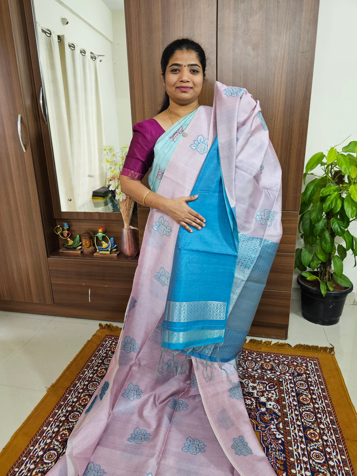 Semi Maandu Tussar Zari Weaving Floral Butta Saree - Lavender with Peacock Blue