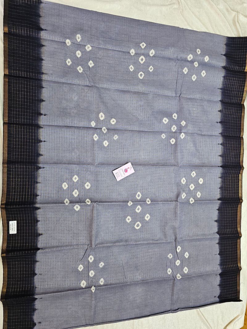 Madurai Sungadi Cotton Small Checks  Saree - Grey with Dark Blue