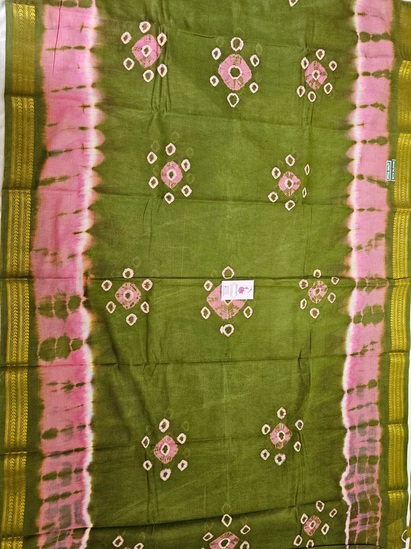 Madurai Sungadi Cotton Saree with Small Borders - Green with Pink