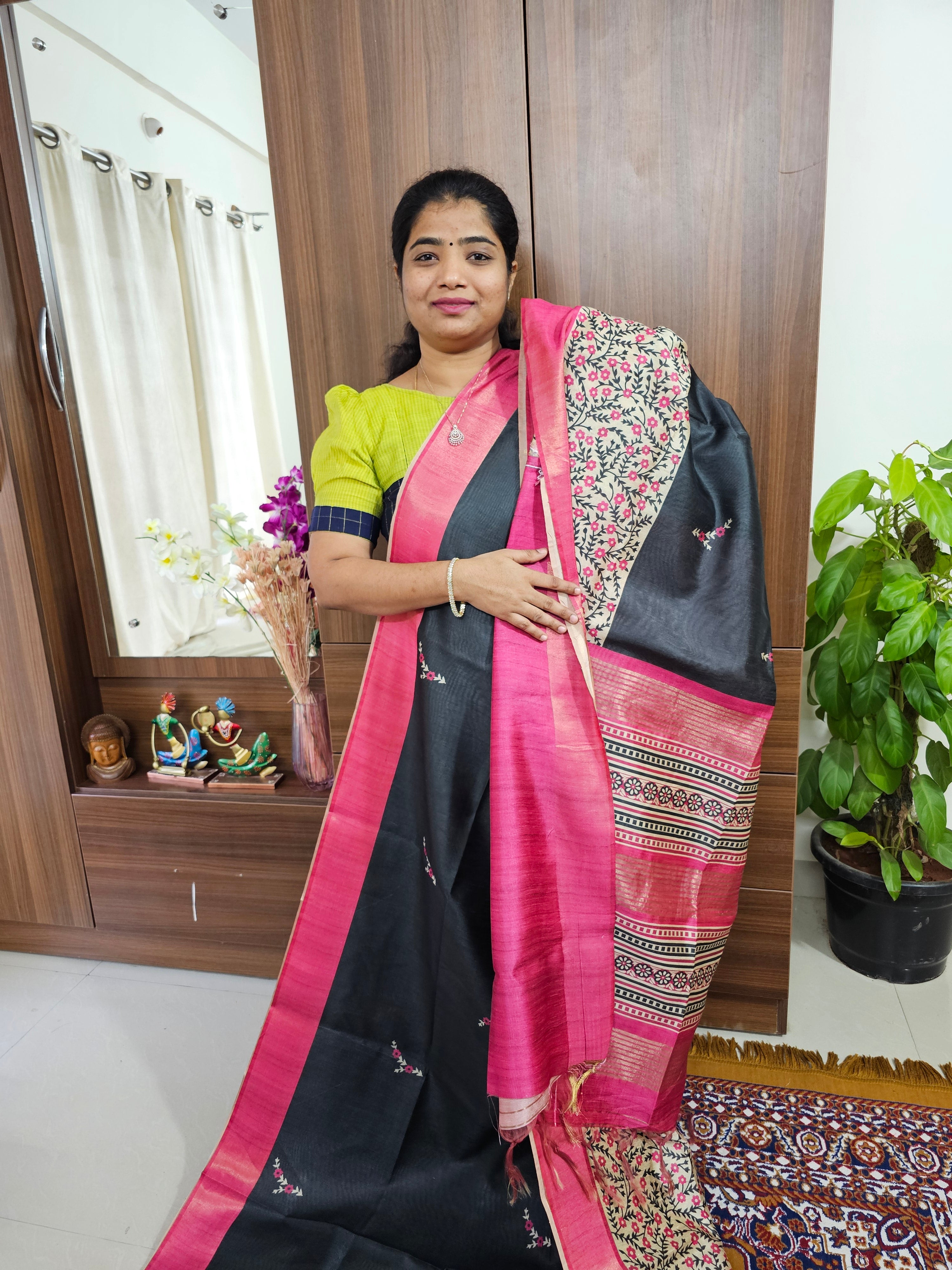 Buy Now Beautiful pink color chiffon saree with Black & white broad boder  work – Lady India