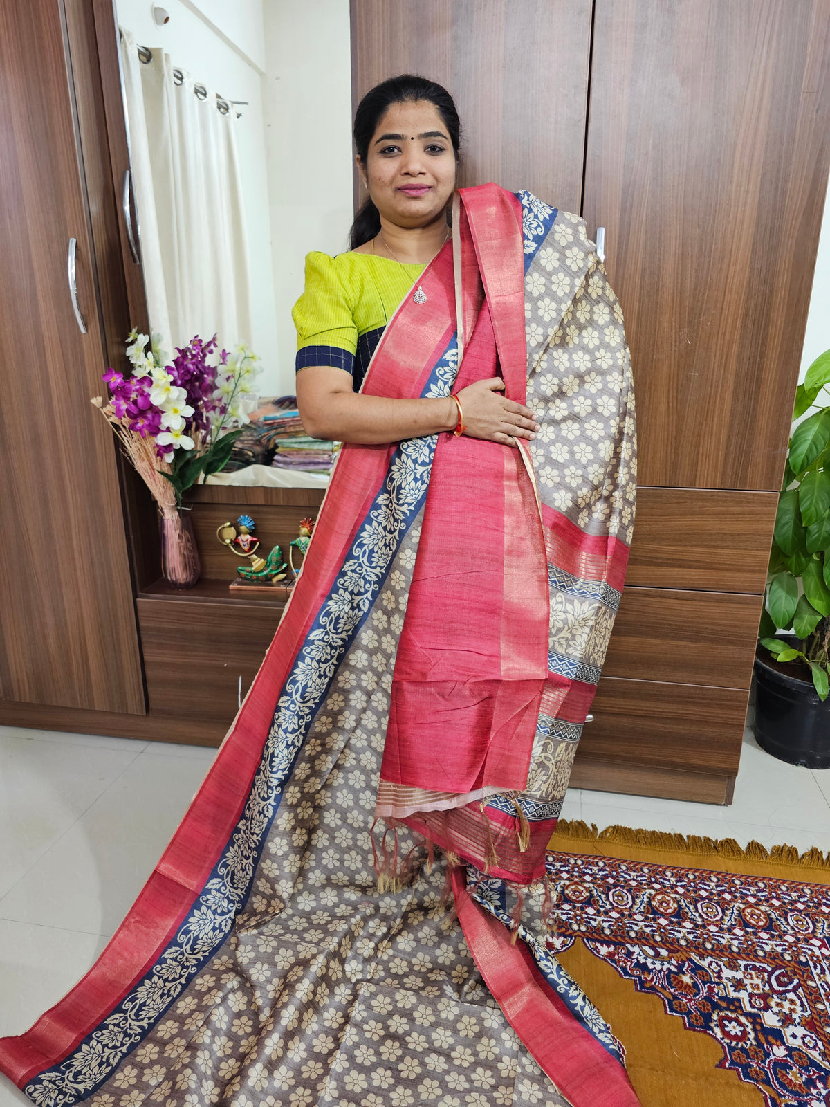 Semi Ghicha with Floral Pattern Saree - Grey with Red