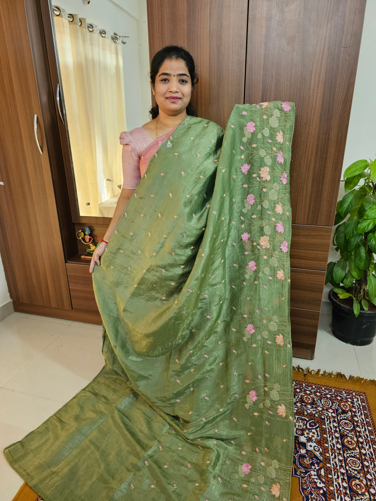 Premium Crushed Designer Soft Saree - Green