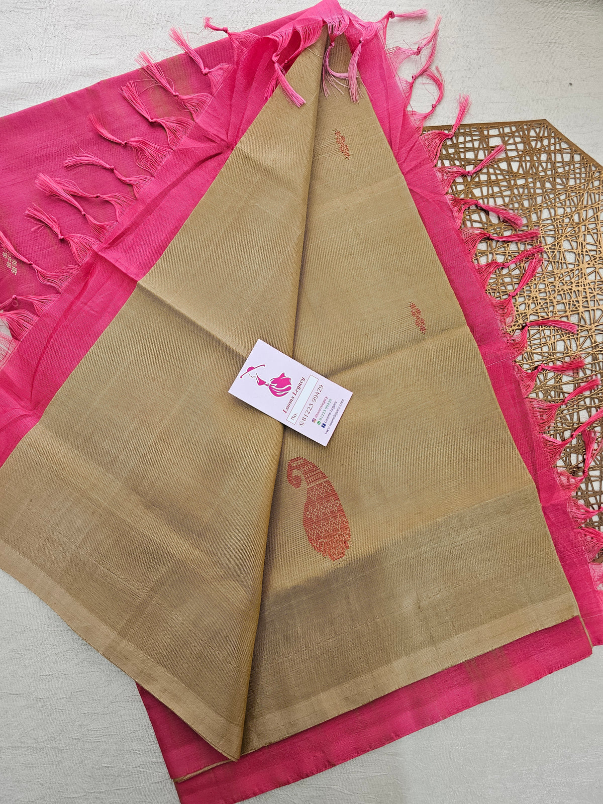 Cream with Pink Pallu Handwoven Chinnalampattu Saree