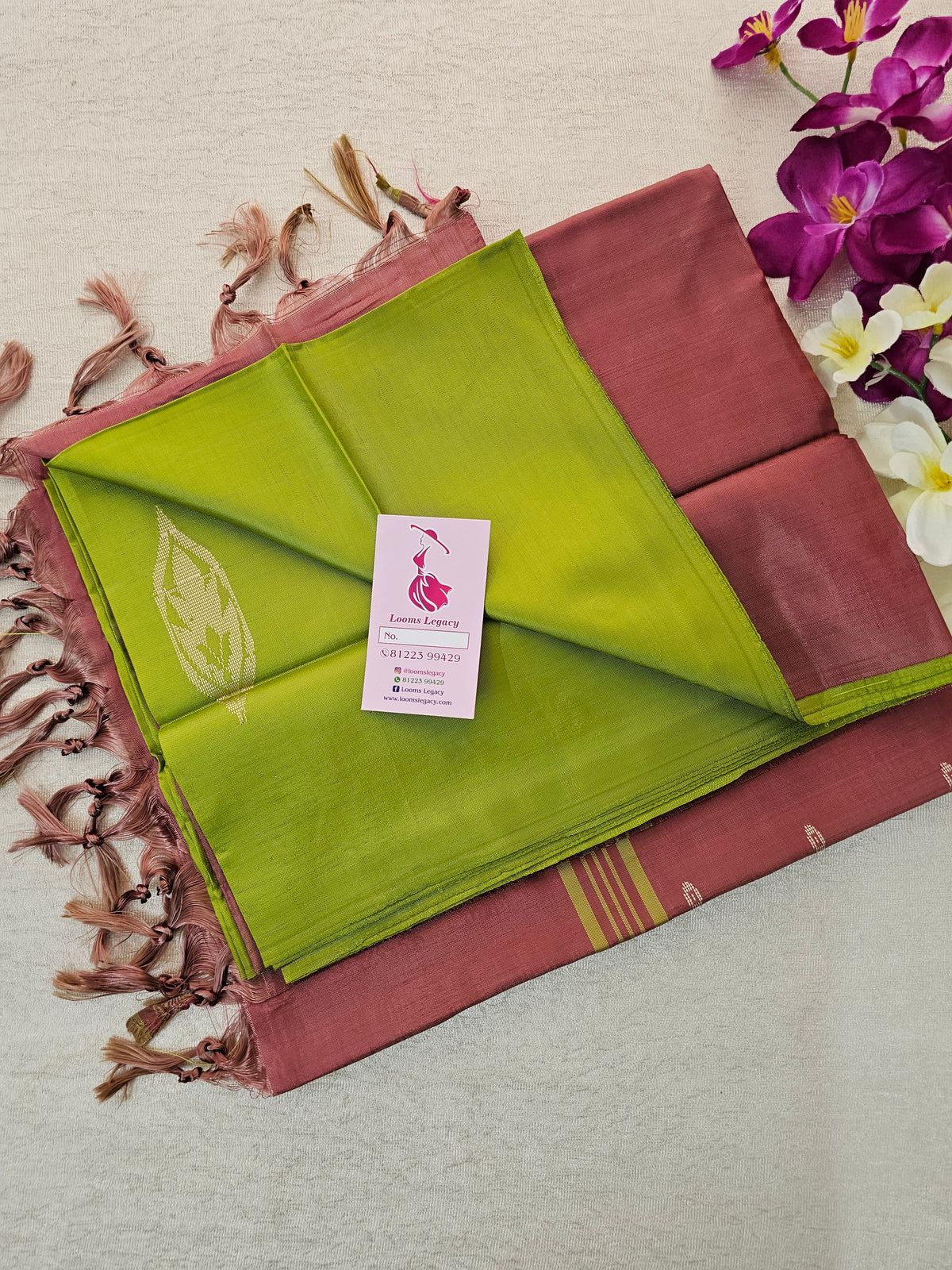 Parrot Green with Onion Pink Pallu Handwoven Chinnalampattu Saree