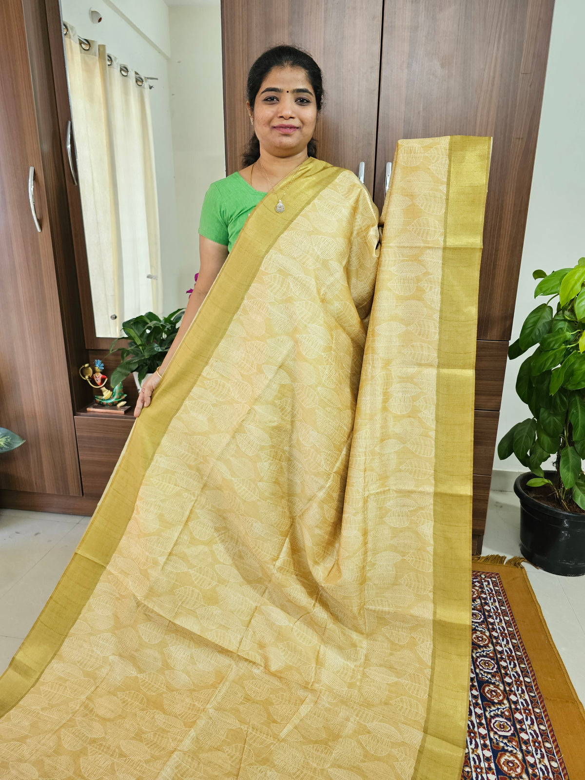 Semi Ghicha with Floral Pattern Saree - Mehndi Green