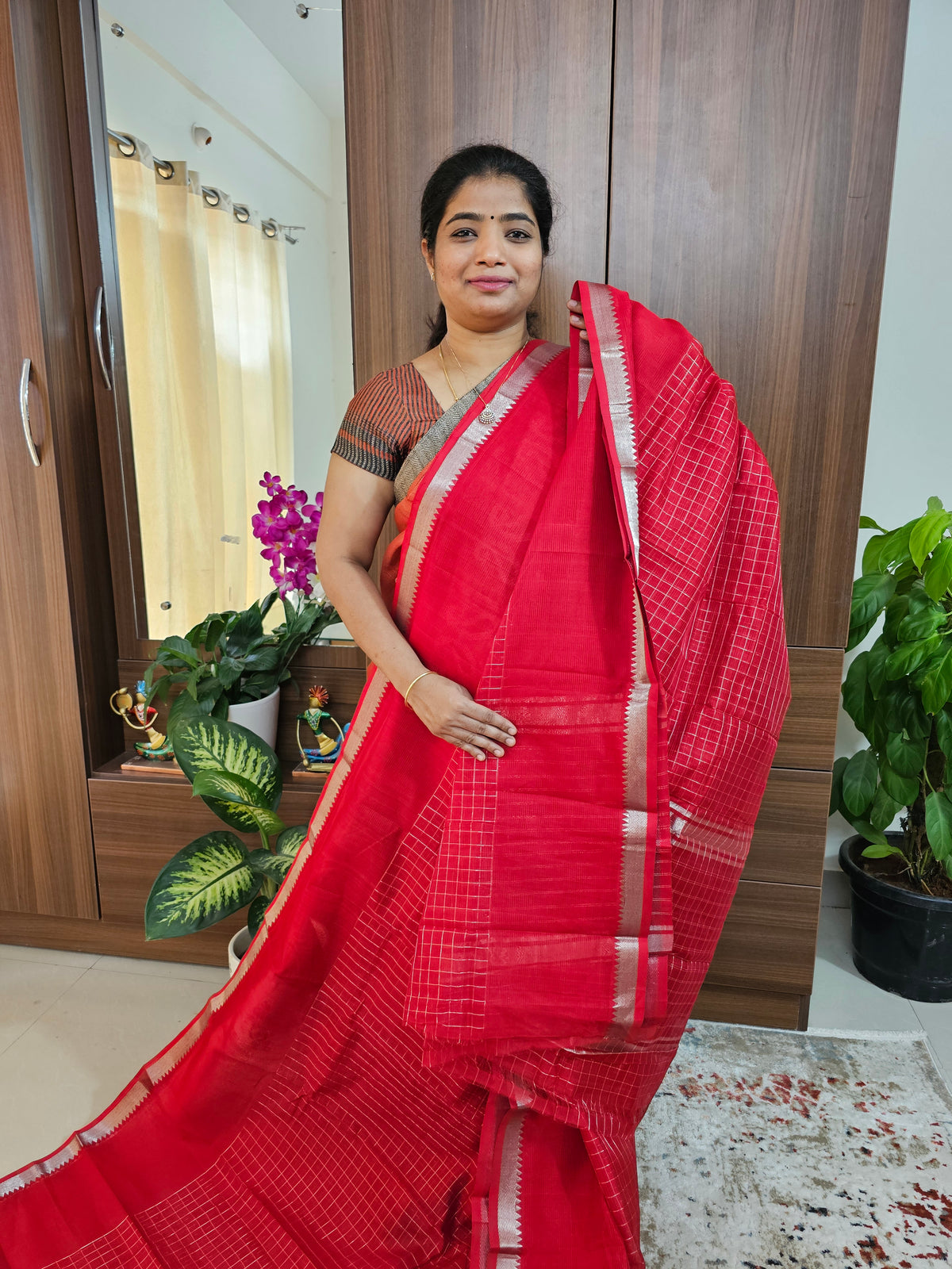 Handwoven Mangalagiri Pattu Saree with Beautiful  Small Checks - Red