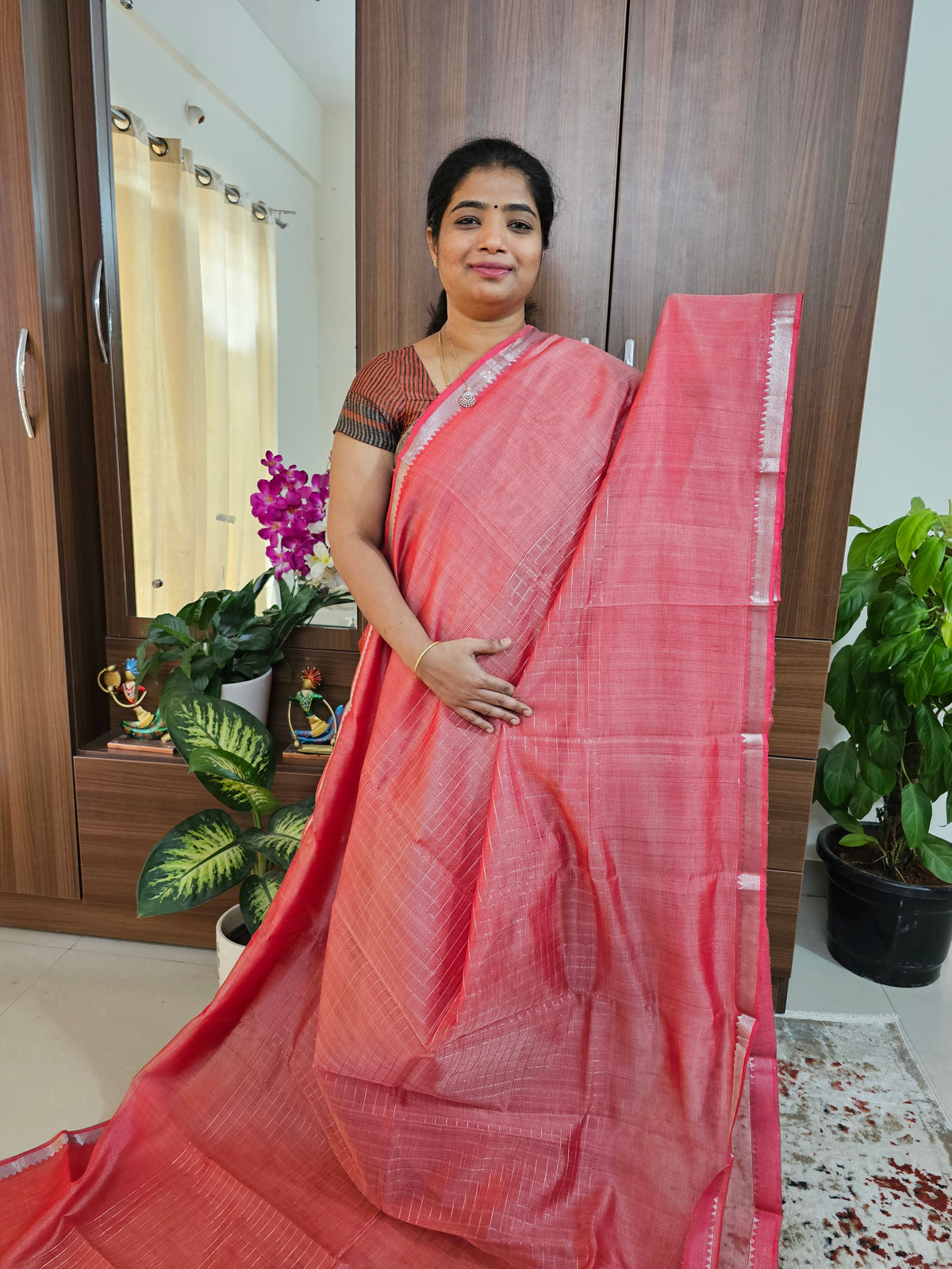 Handwoven Mangalagiri Pattu Saree with Beautiful  Small Checks - Peach