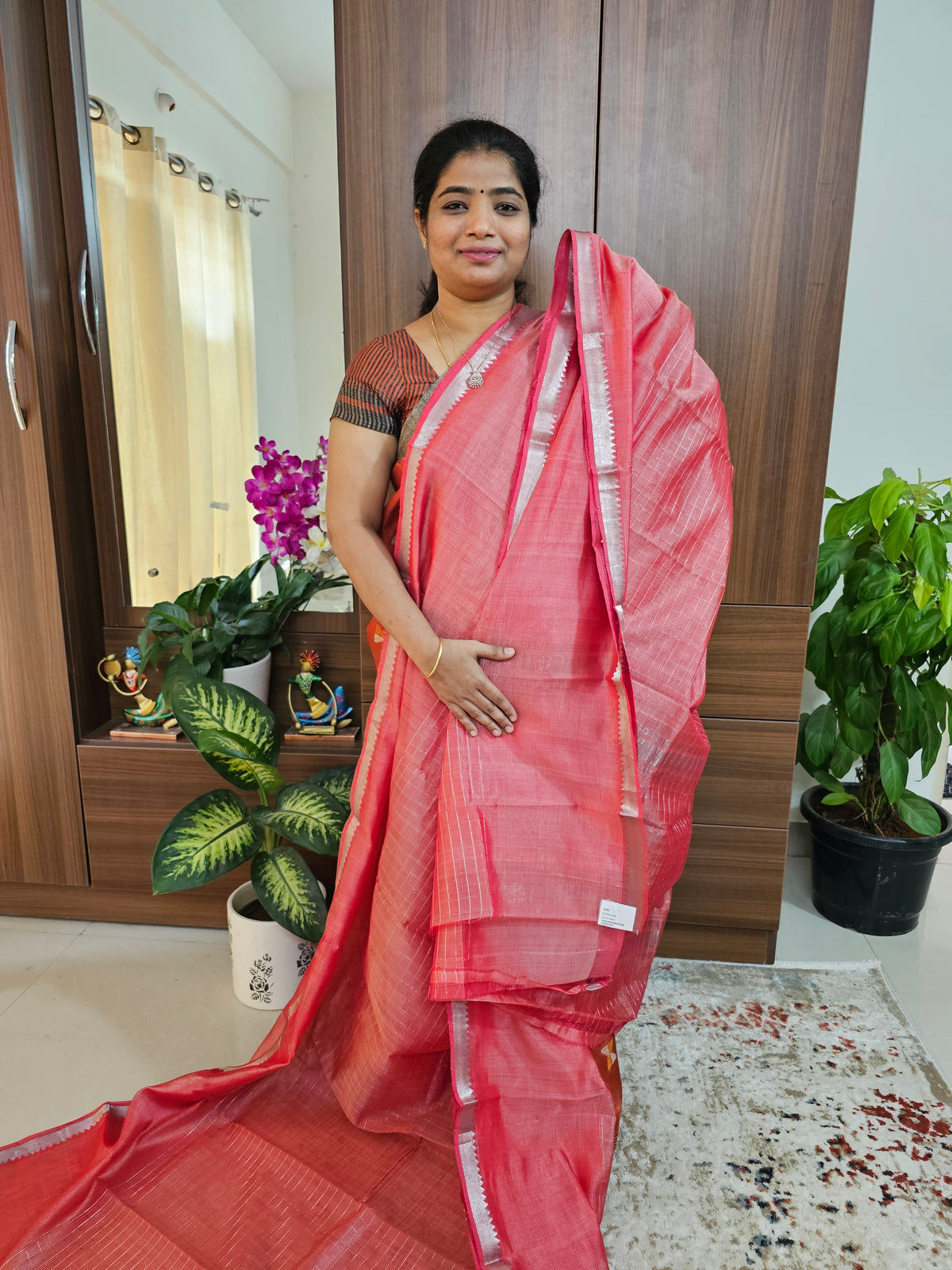 Handwoven Mangalagiri Pattu Saree with Beautiful  Small Checks - Peach