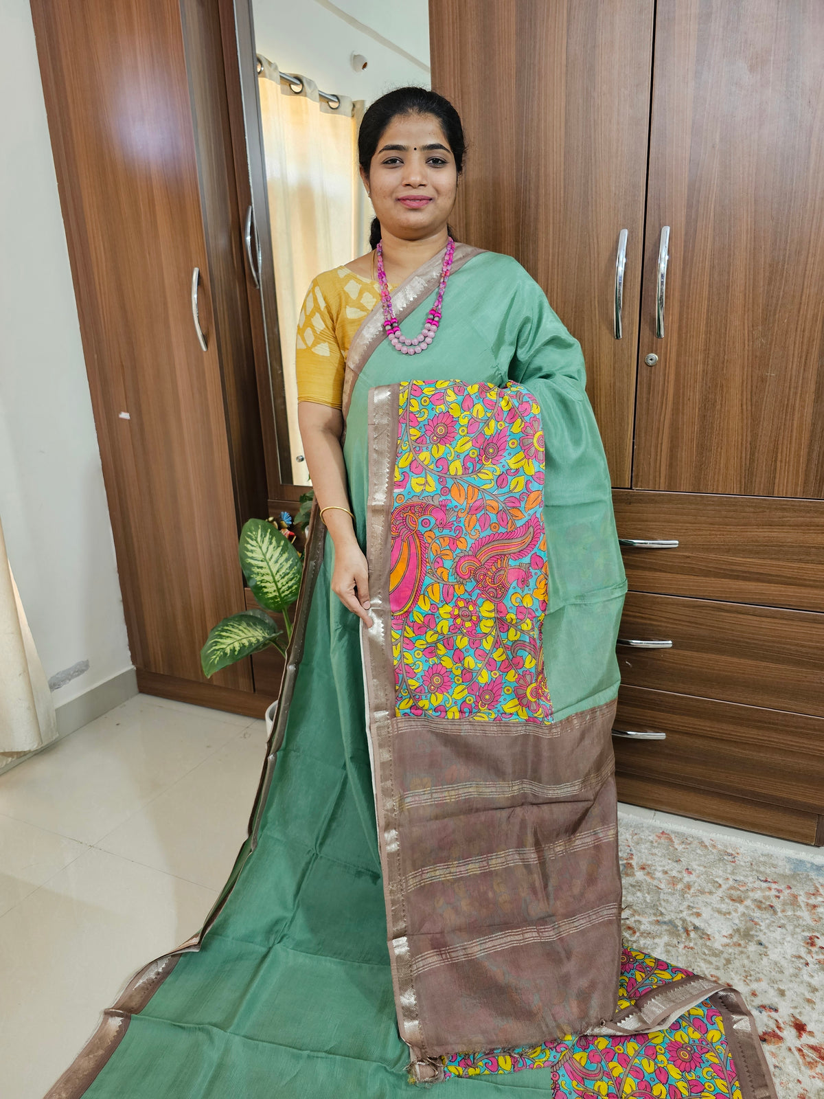 Handwoven Mangalagiri Pattu Saree with Beautiful Kalamkari - Green with Dark Beige