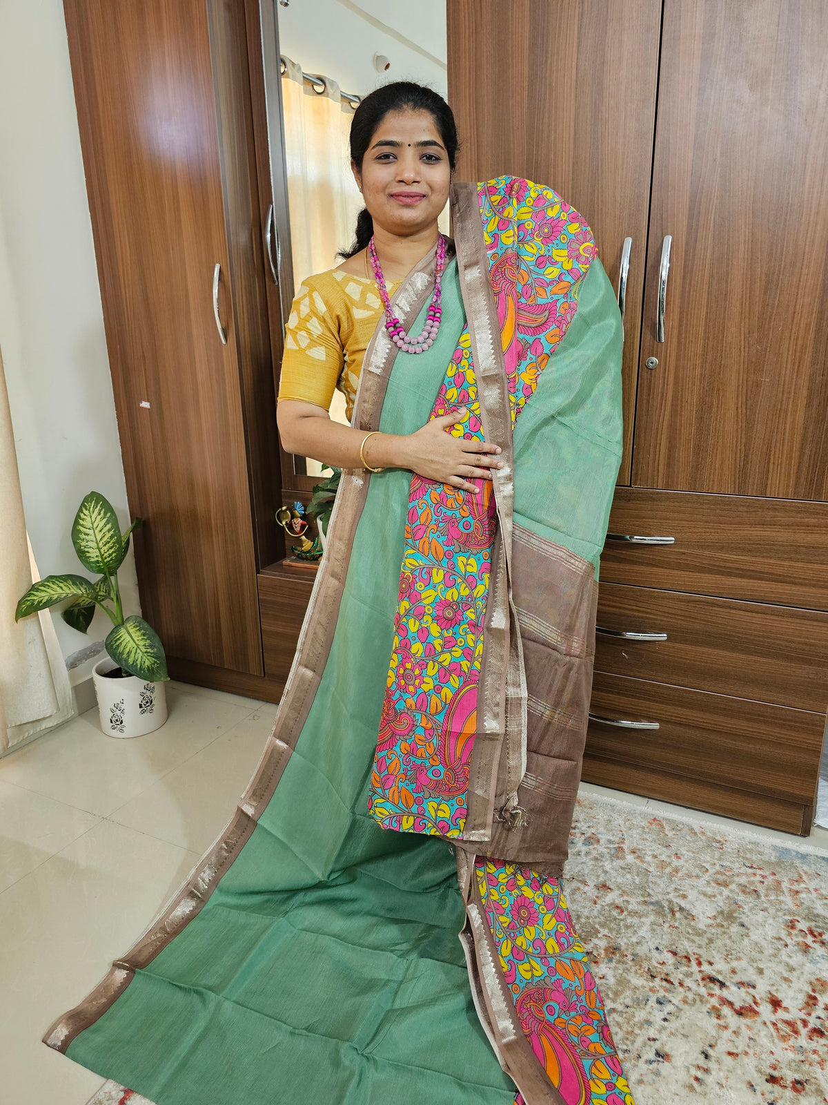 Handwoven Mangalagiri Pattu Saree with Beautiful Kalamkari - Green with Dark Beige