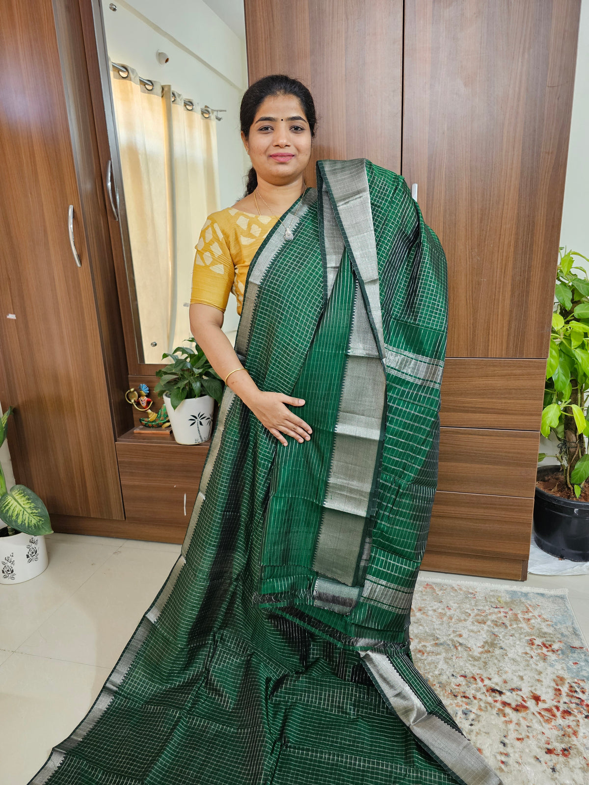 Handwoven Mangalagiri Pattu Saree with Small Checks - Bottle Green