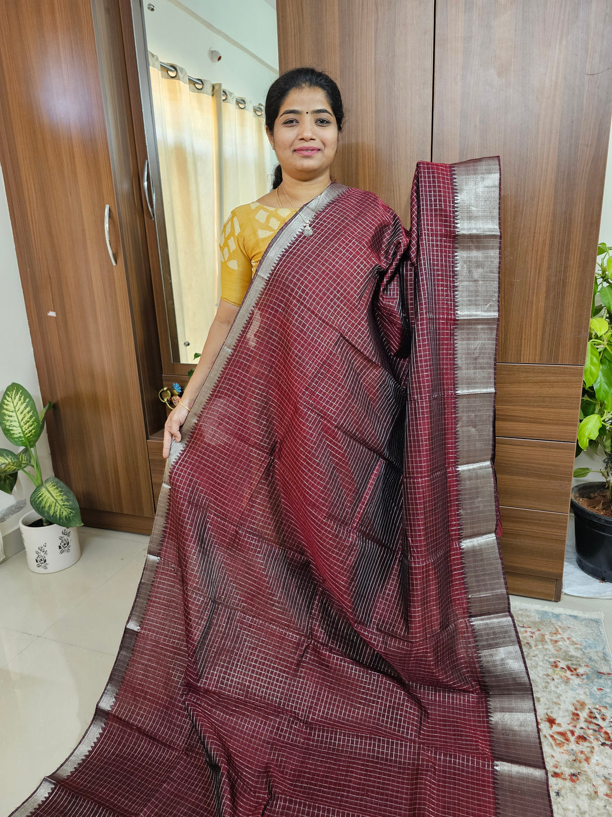 Handwoven Mangalagiri Pattu Saree with Small Checks - Maroon