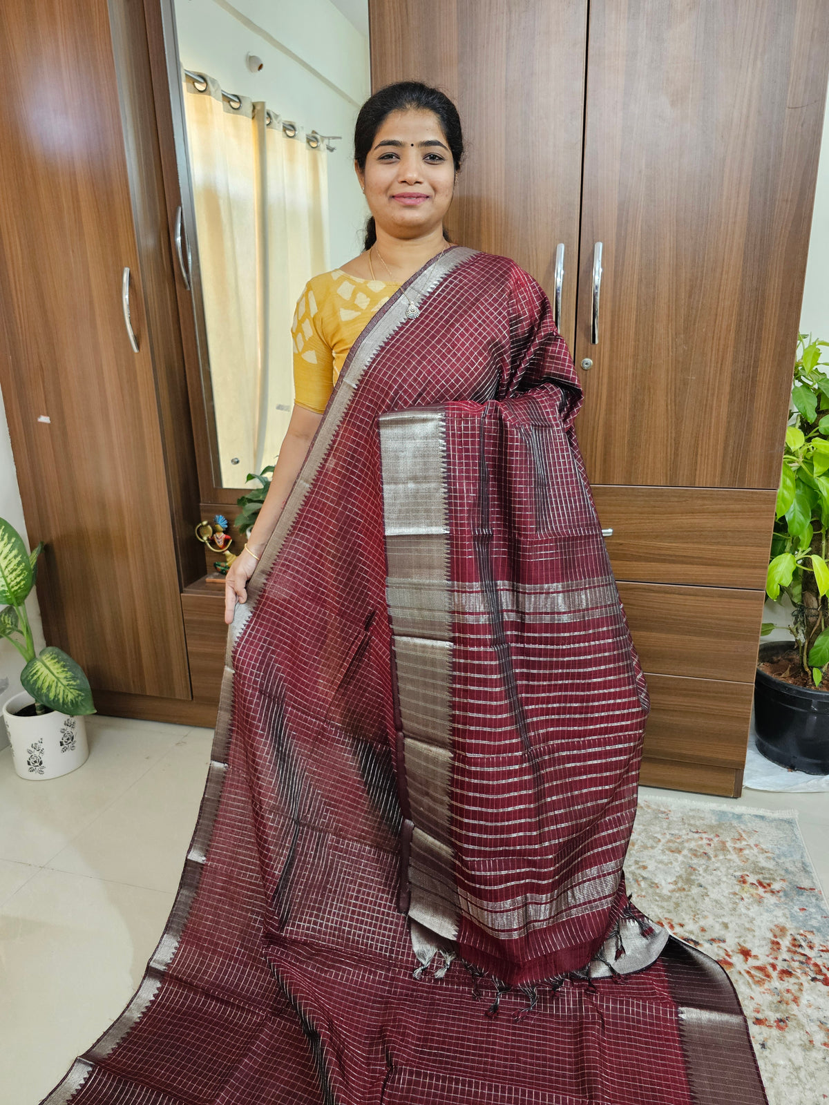 Handwoven Mangalagiri Pattu Saree with Small Checks - Maroon