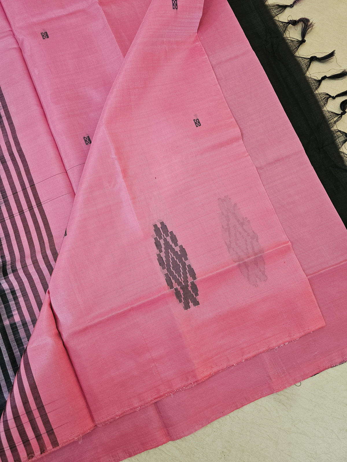 Pink with Black Pallu Handwoven Chinnalampattu Saree