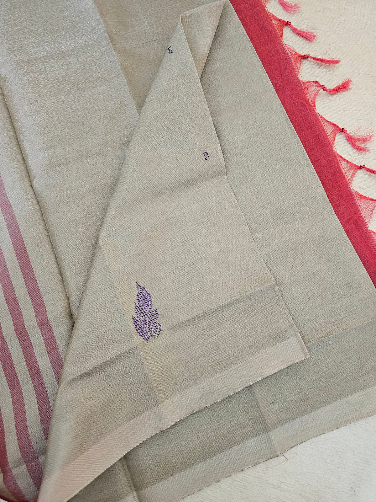 Beige with Pink Pallu Handwoven Chinnalampattu Saree