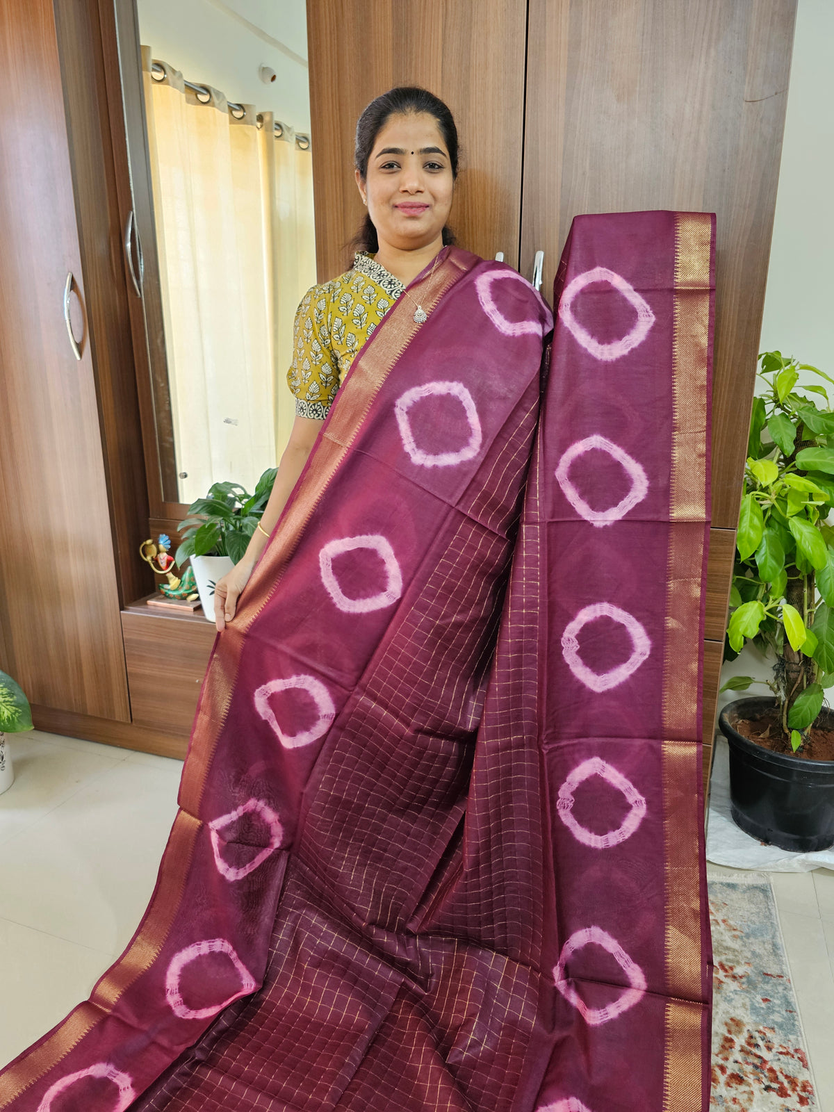 Bhagalpuri Silk Viscous with Zari Weaving Checks Pallu - Maroon with Pink