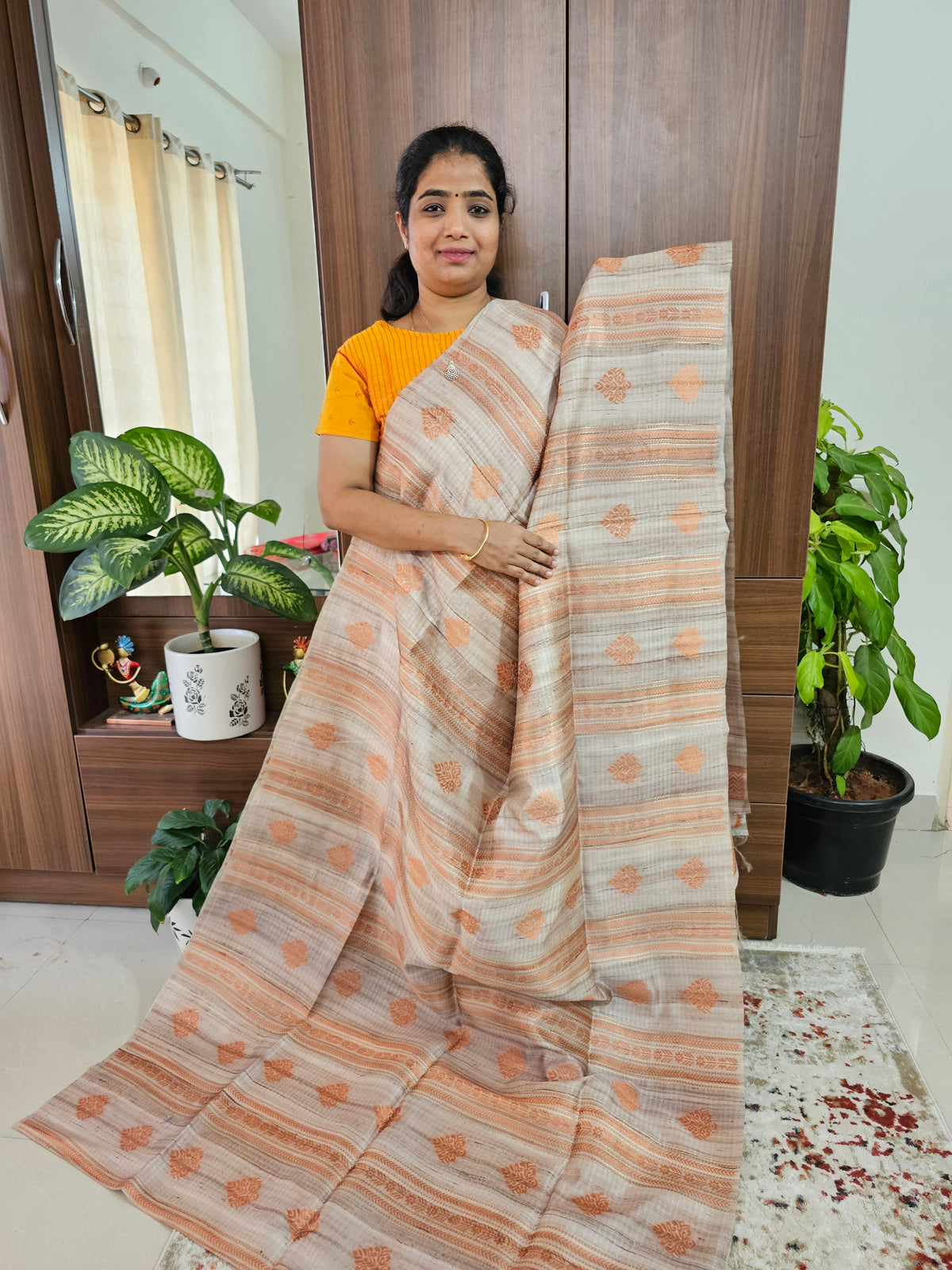 Semi Maandu Tussar Zari Weaving Saree - Tussar