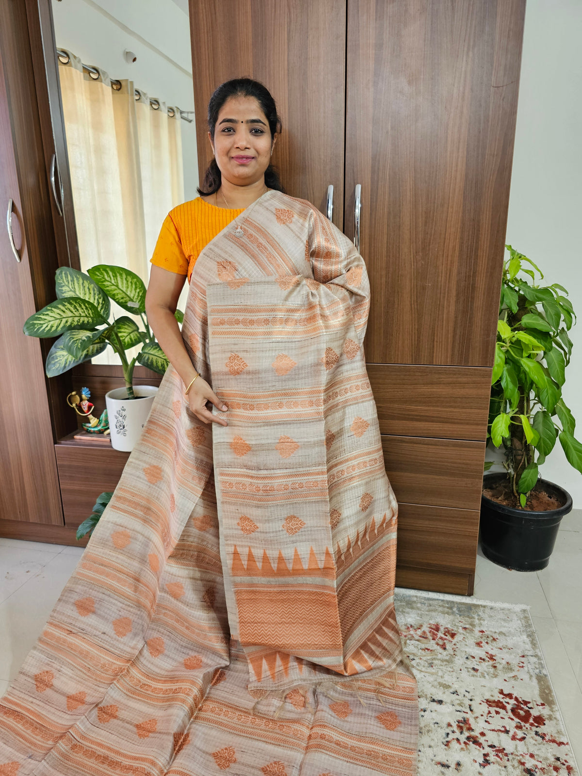 Semi Maandu Tussar Zari Weaving Saree - Tussar