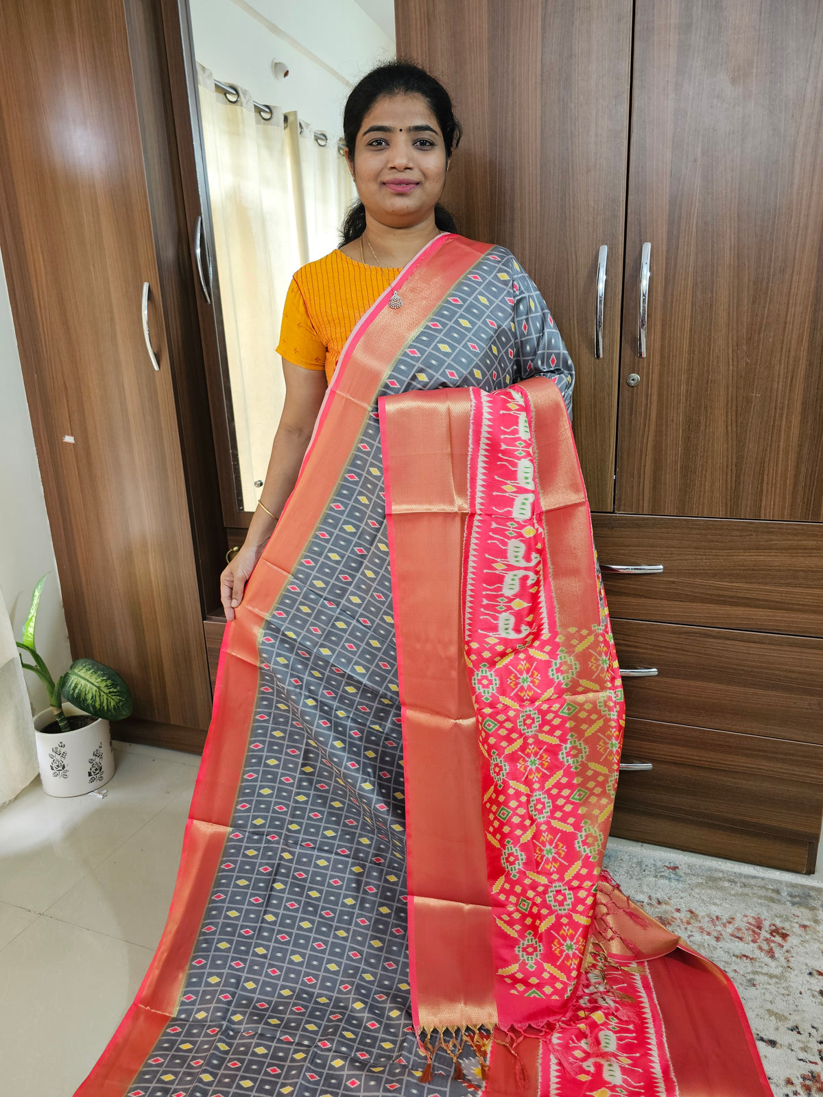 Pochampally Art Silk Saree - Grey with Pink