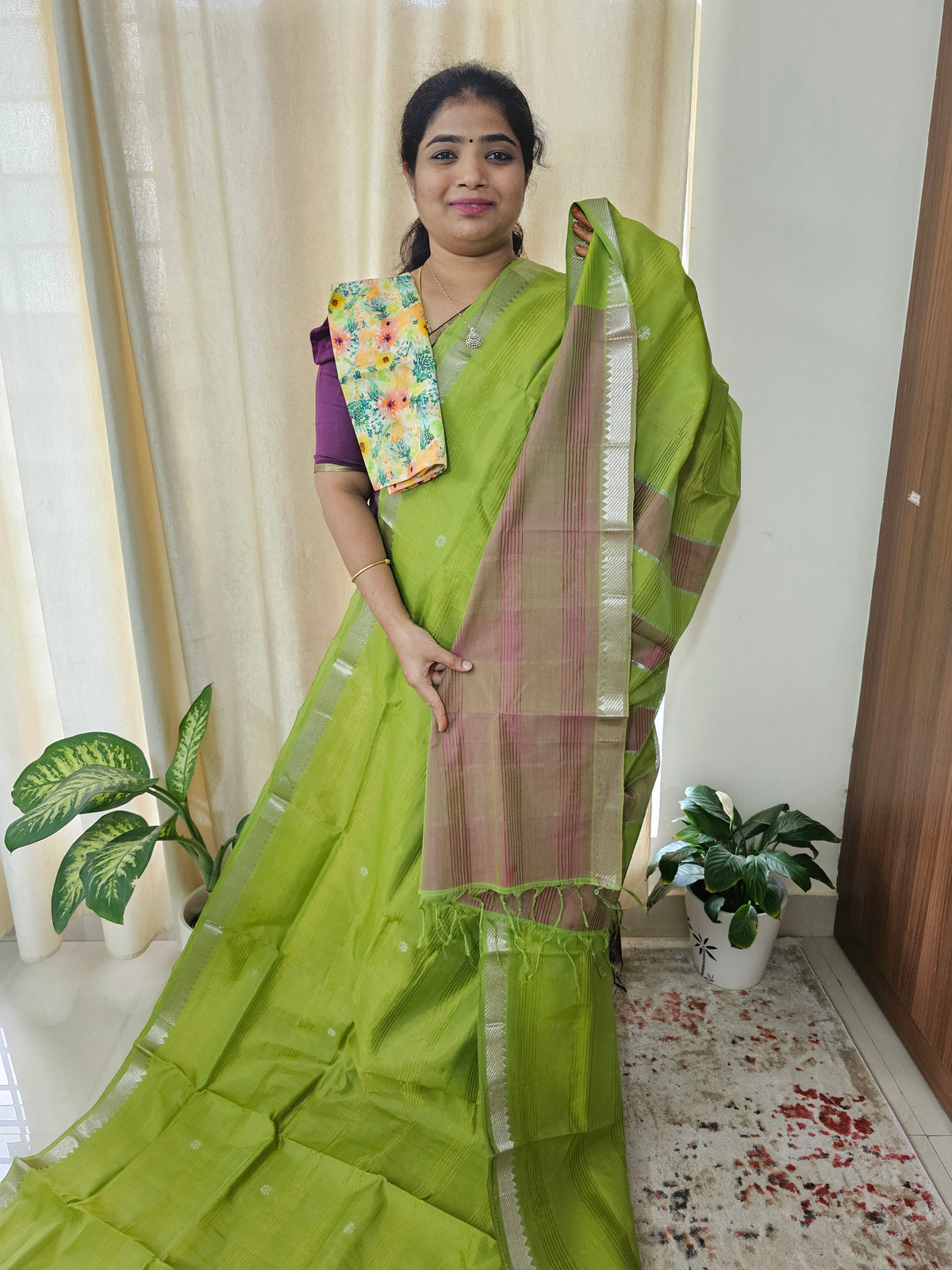 Handwoven Mangalagiri Pattu Saree with Floral Buttas - Green with Magenta Pink