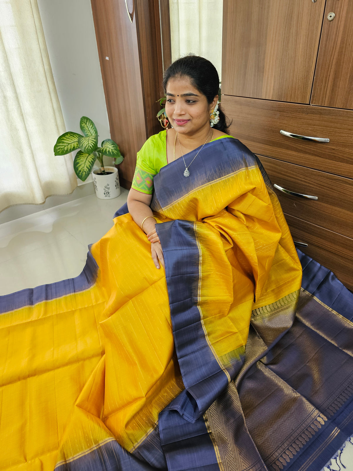 Handloom Pure Kanchi Silk Rain Drop Pattern - Yellow with Grey