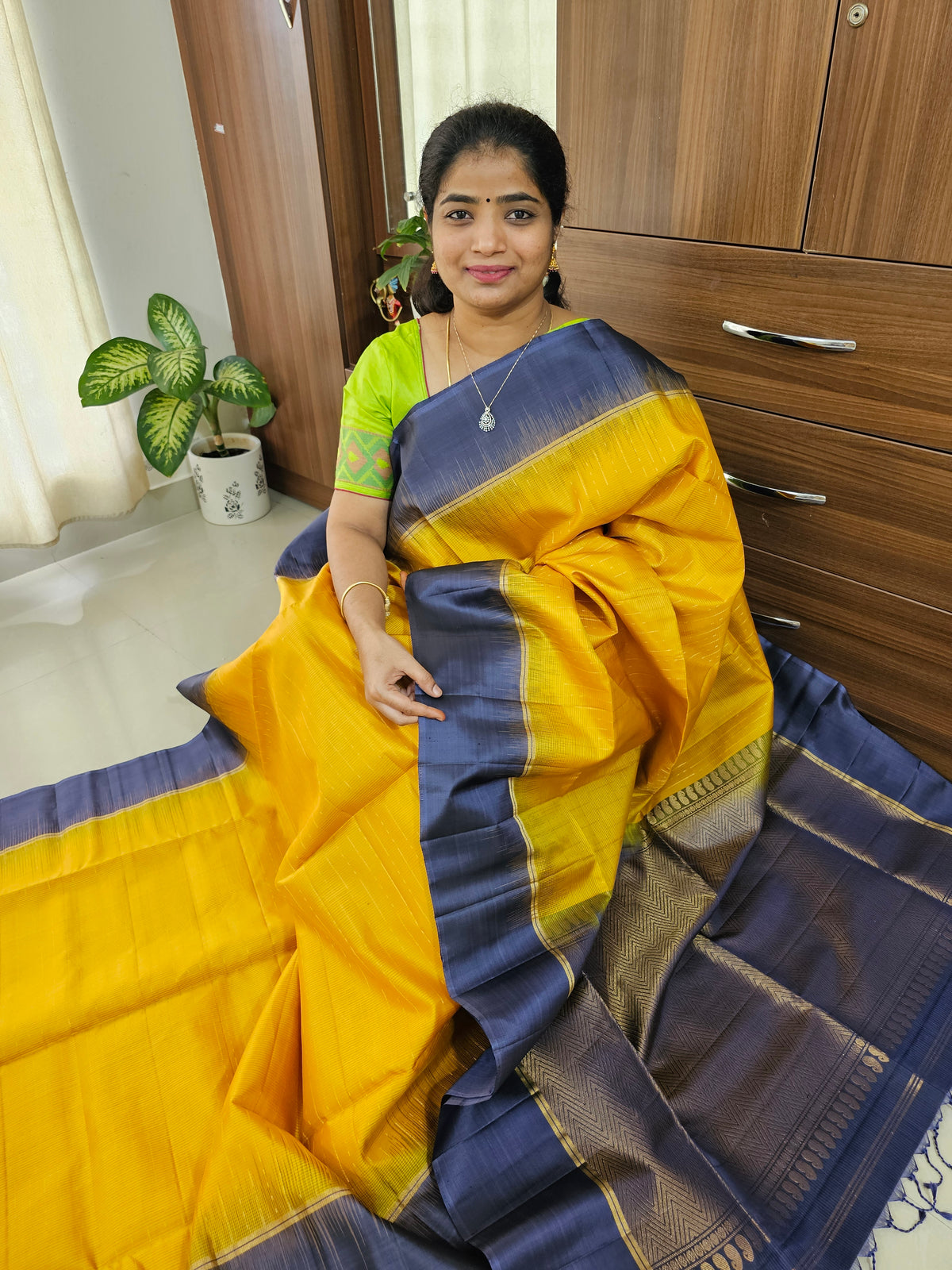 Handloom Pure Kanchi Silk Rain Drop Pattern - Yellow with Grey