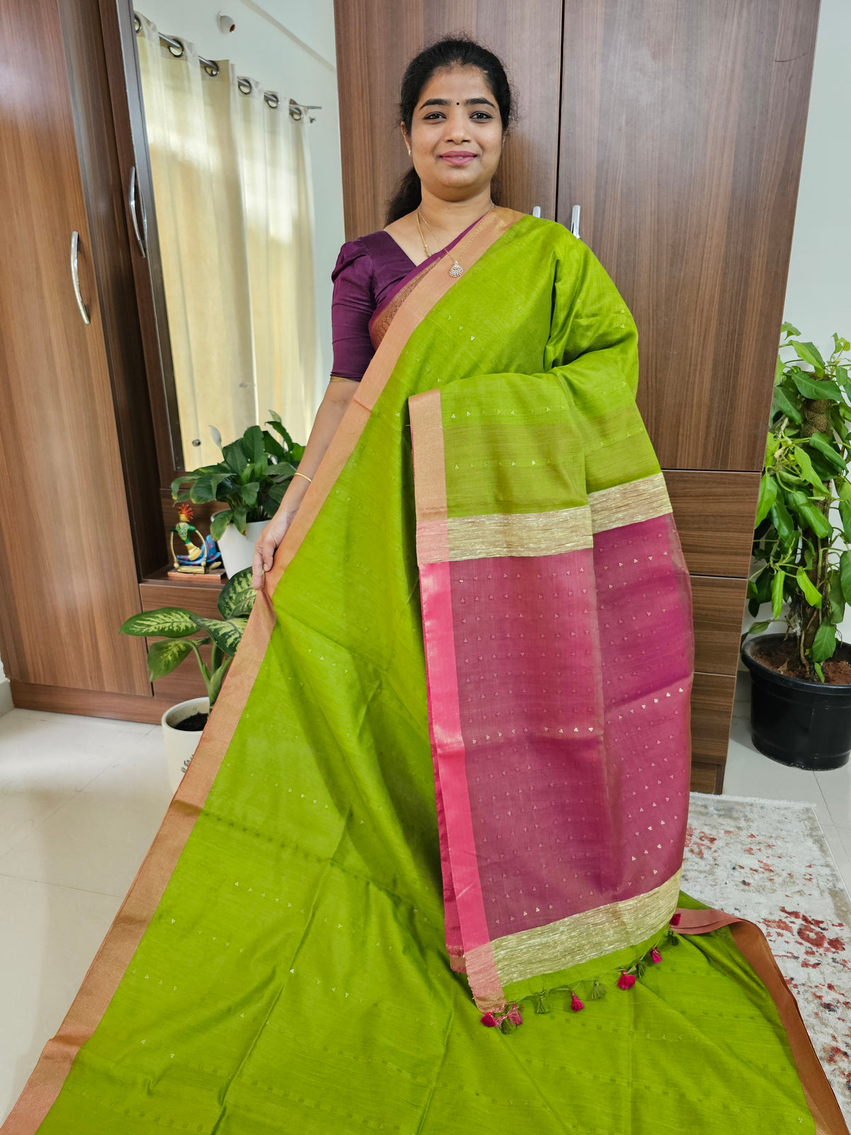 Ghicha Sequence Weaving Saree - Green with Pink