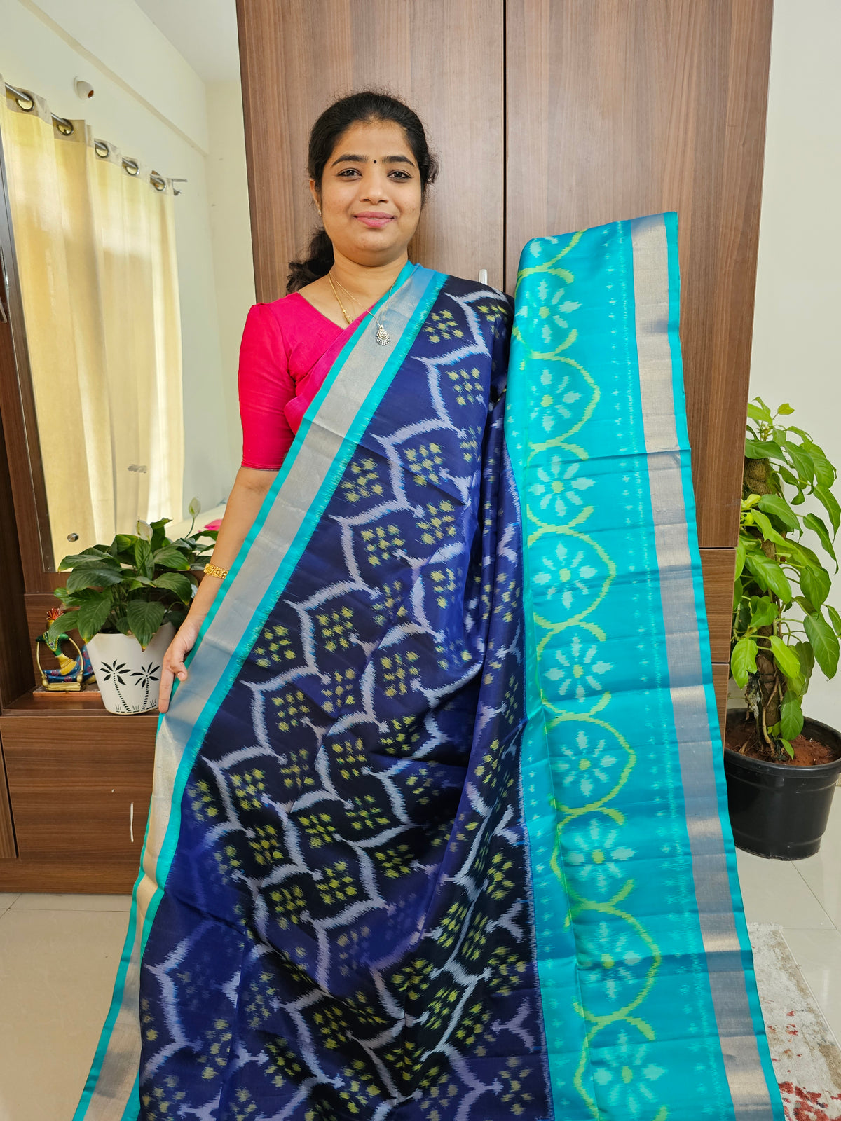 Handloom Pochampally Ikkat Pure Soft Silk Sarees - Navy Blue with Sea Green