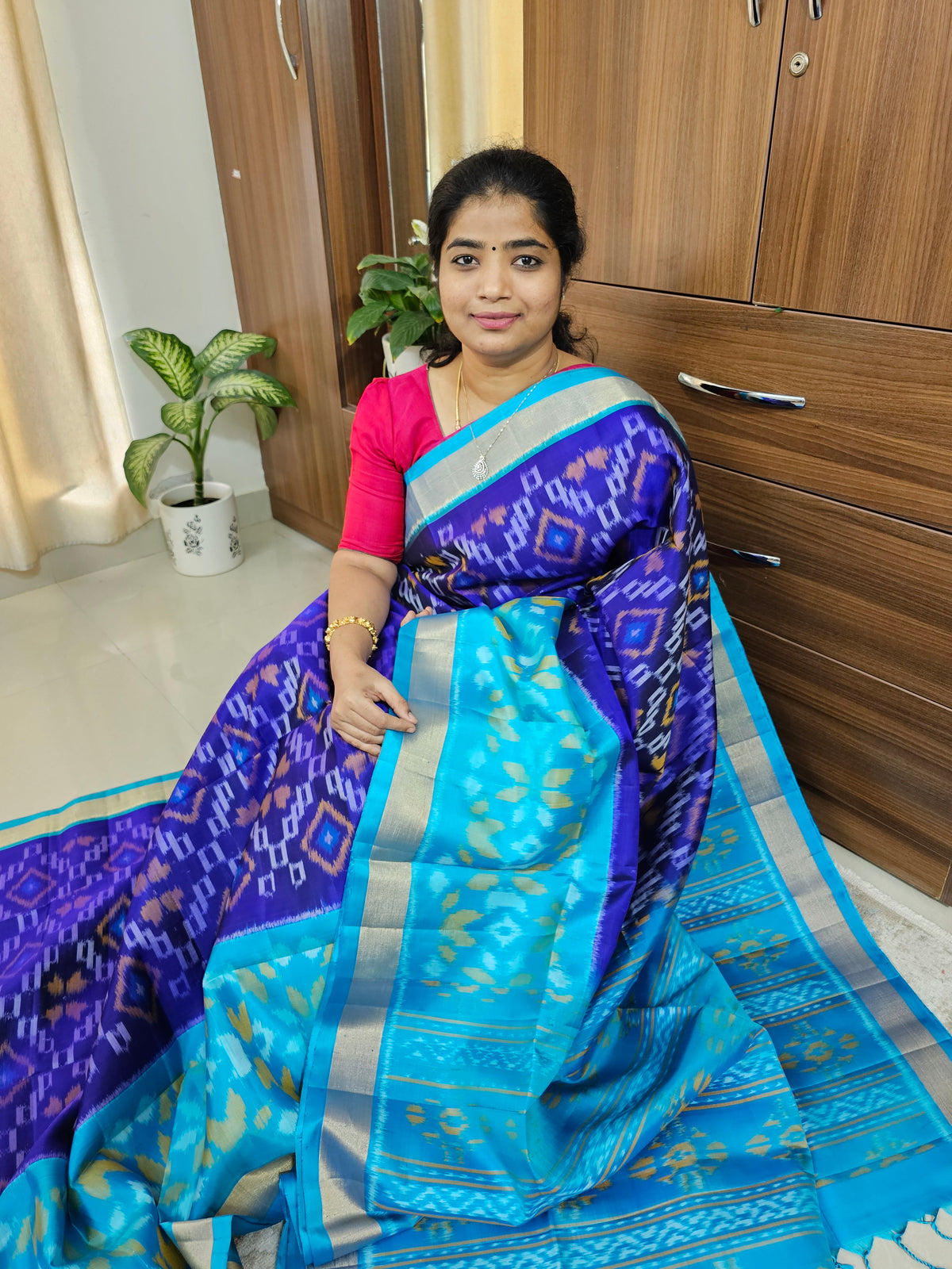 Handloom Pochampally Ikkat Pure Soft Silk Sarees - Royal Blue with Sky Blue