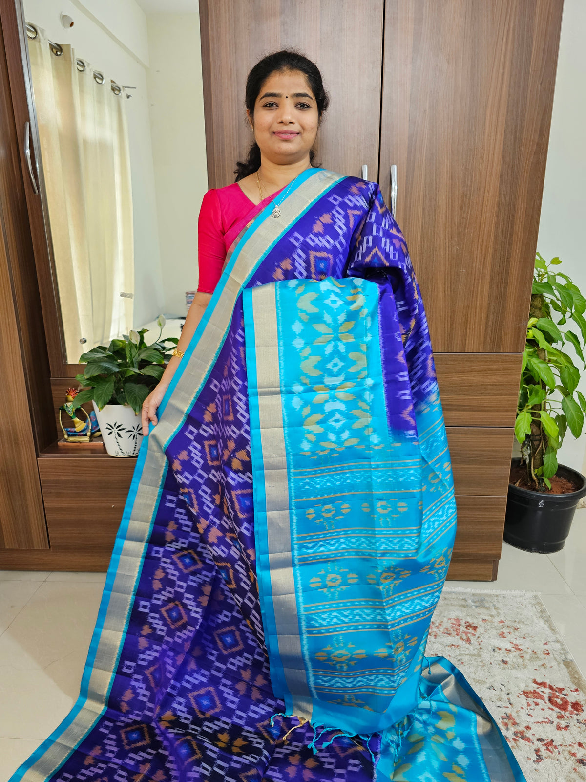 Handloom Pochampally Ikkat Pure Soft Silk Sarees - Royal Blue with Sky Blue