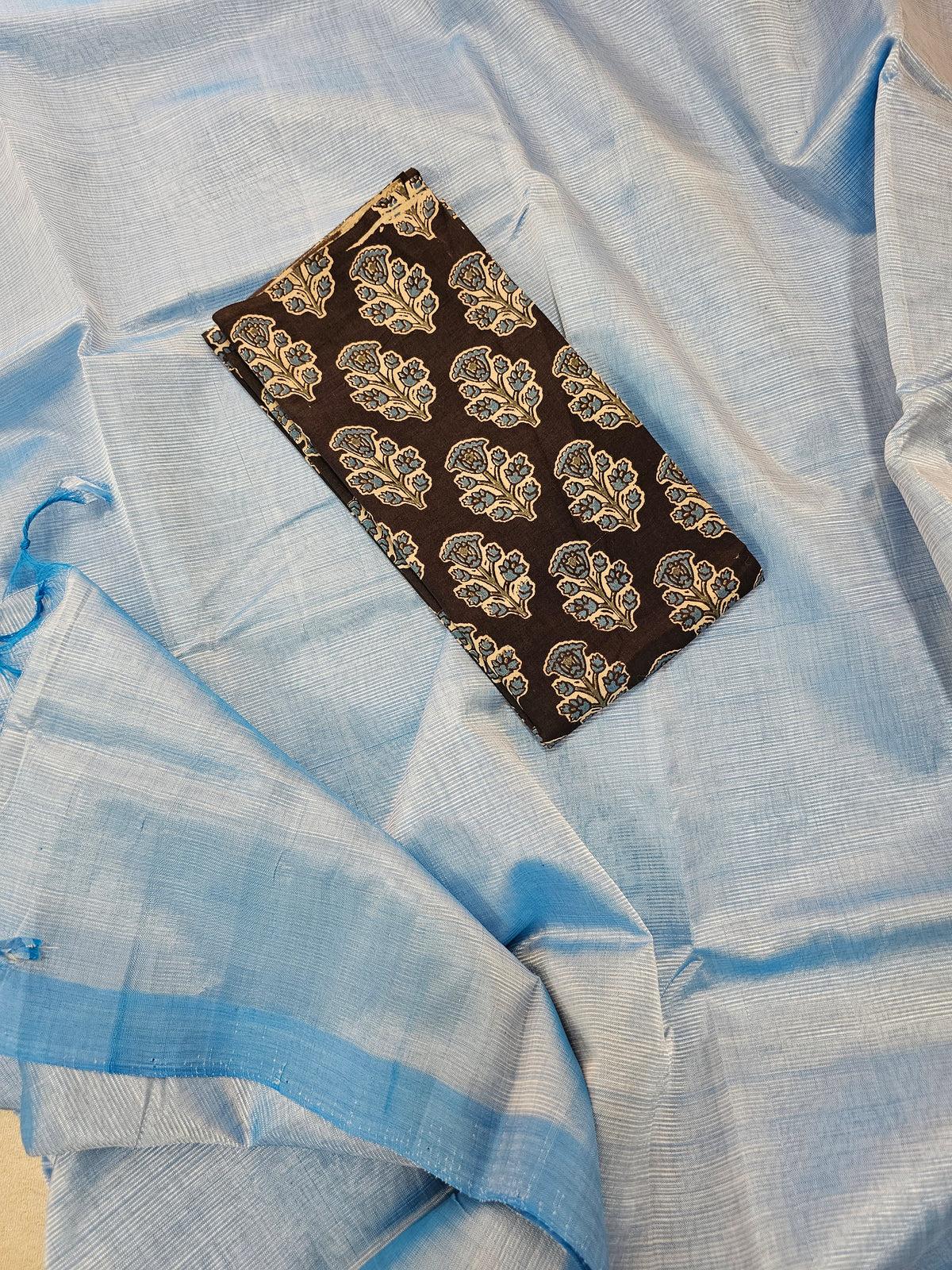 Handwoven Mangalagiri Plain Pattu Saree - Blue with Off-White