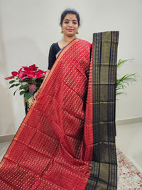 𝐏𝐫𝐞𝐛𝐨𝐨𝐤𝐢𝐧𝐠 𝐨𝐧𝐥𝐲, 𝐃𝐢𝐬𝐩𝐚𝐭𝐜𝐡 𝐓𝐢𝐦𝐞 - 𝟐𝟓 𝐝𝐚𝐲𝐬  Semi Raw Silk Saree - Maroon with Black