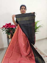 𝐏𝐫𝐞𝐛𝐨𝐨𝐤𝐢𝐧𝐠 𝐨𝐧𝐥𝐲, 𝐃𝐢𝐬𝐩𝐚𝐭𝐜𝐡 𝐓𝐢𝐦𝐞 - 𝟐𝟓 𝐝𝐚𝐲𝐬 Semi Raw Silk Saree -  Peach with Black