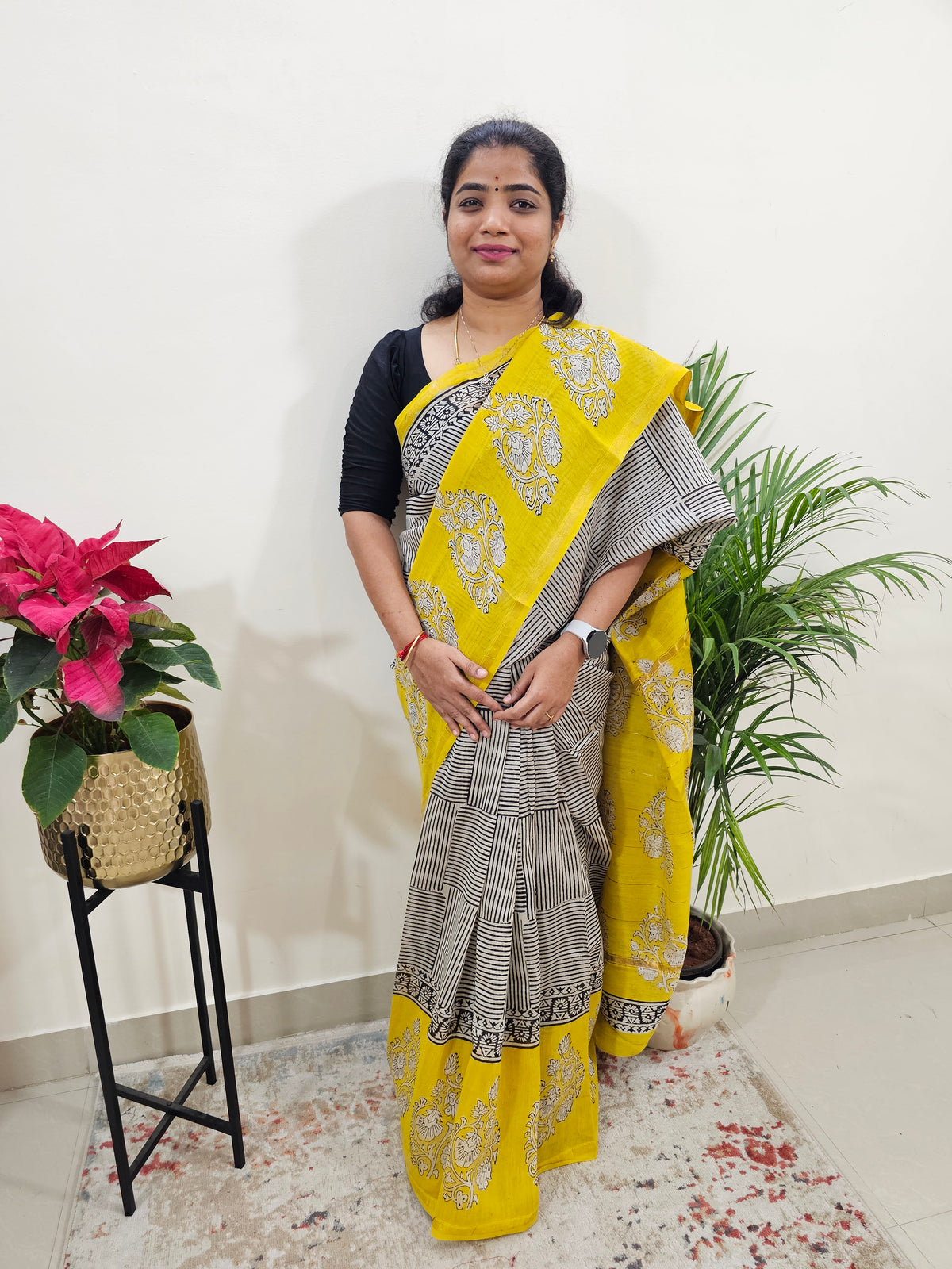 𝐃𝐢𝐬𝐩𝐚𝐭𝐜𝐡 𝐓𝐢𝐦𝐞 - 𝟏 𝐖𝐞𝐞𝐤 Yellow with Black - Chanderi Hand Block Printed Saree