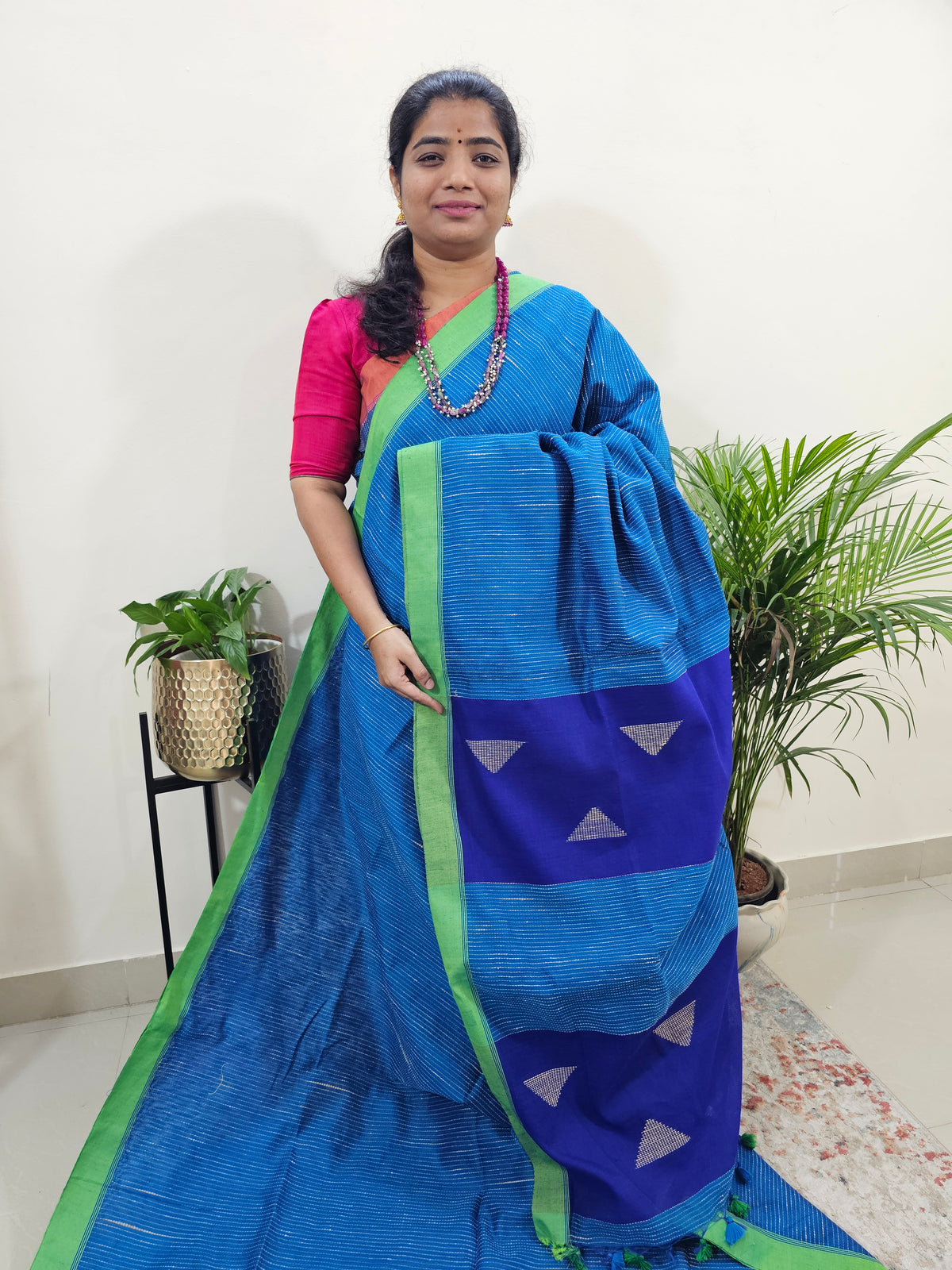 Ghicha Cotton Thread Weaving Saree - Blue with Dark Blue