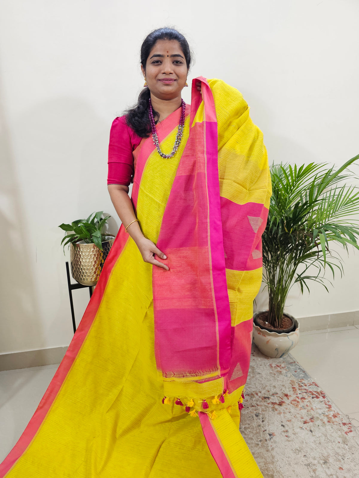 Ghicha Cotton Thread Weaving Saree - Yellow with Pink