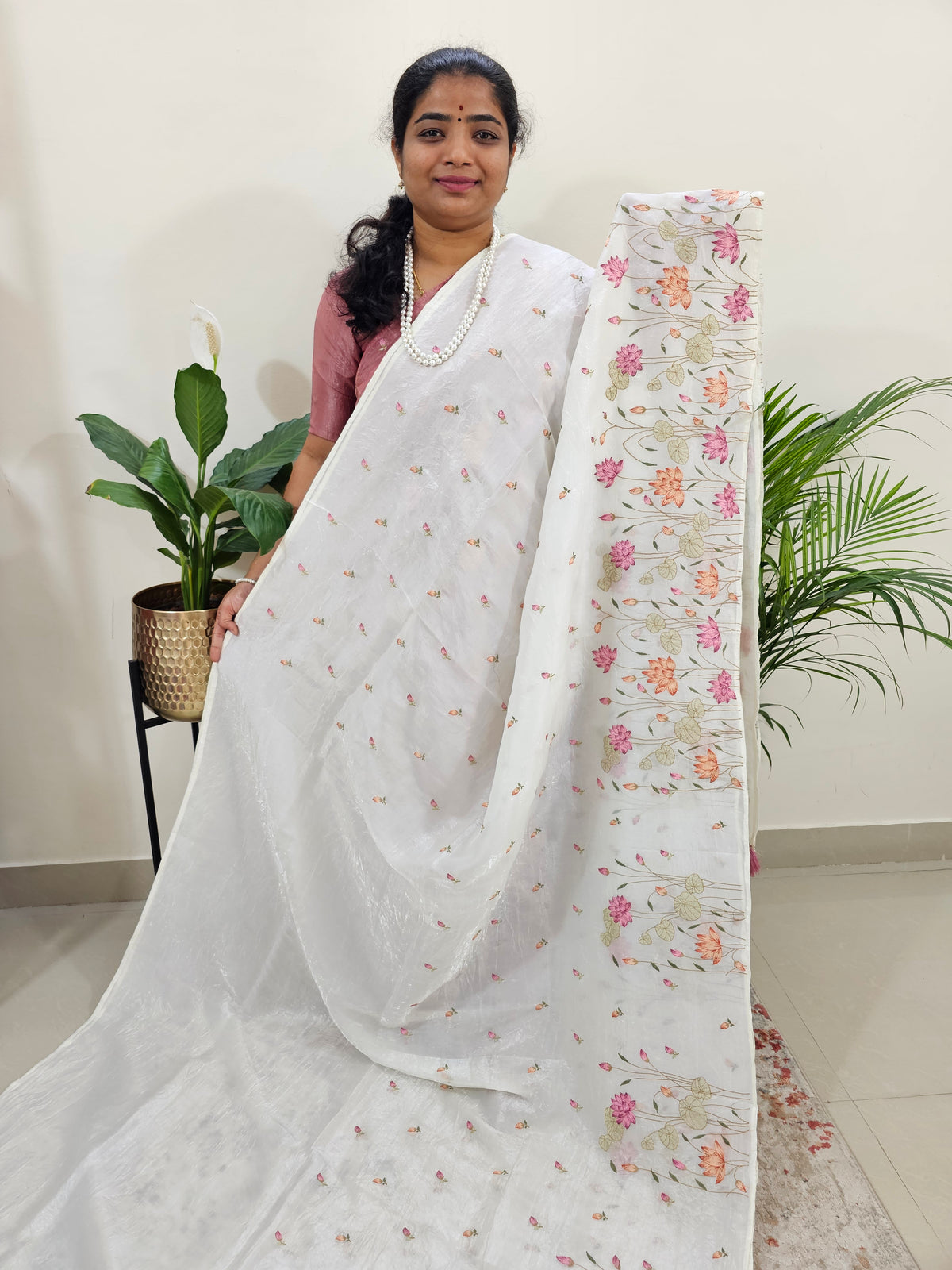 Premium Crushed Designer Soft Saree - White