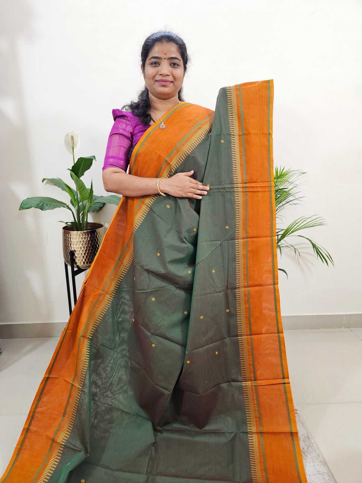 Kanchi Cotton Saree - Dual Shade Green with Orange