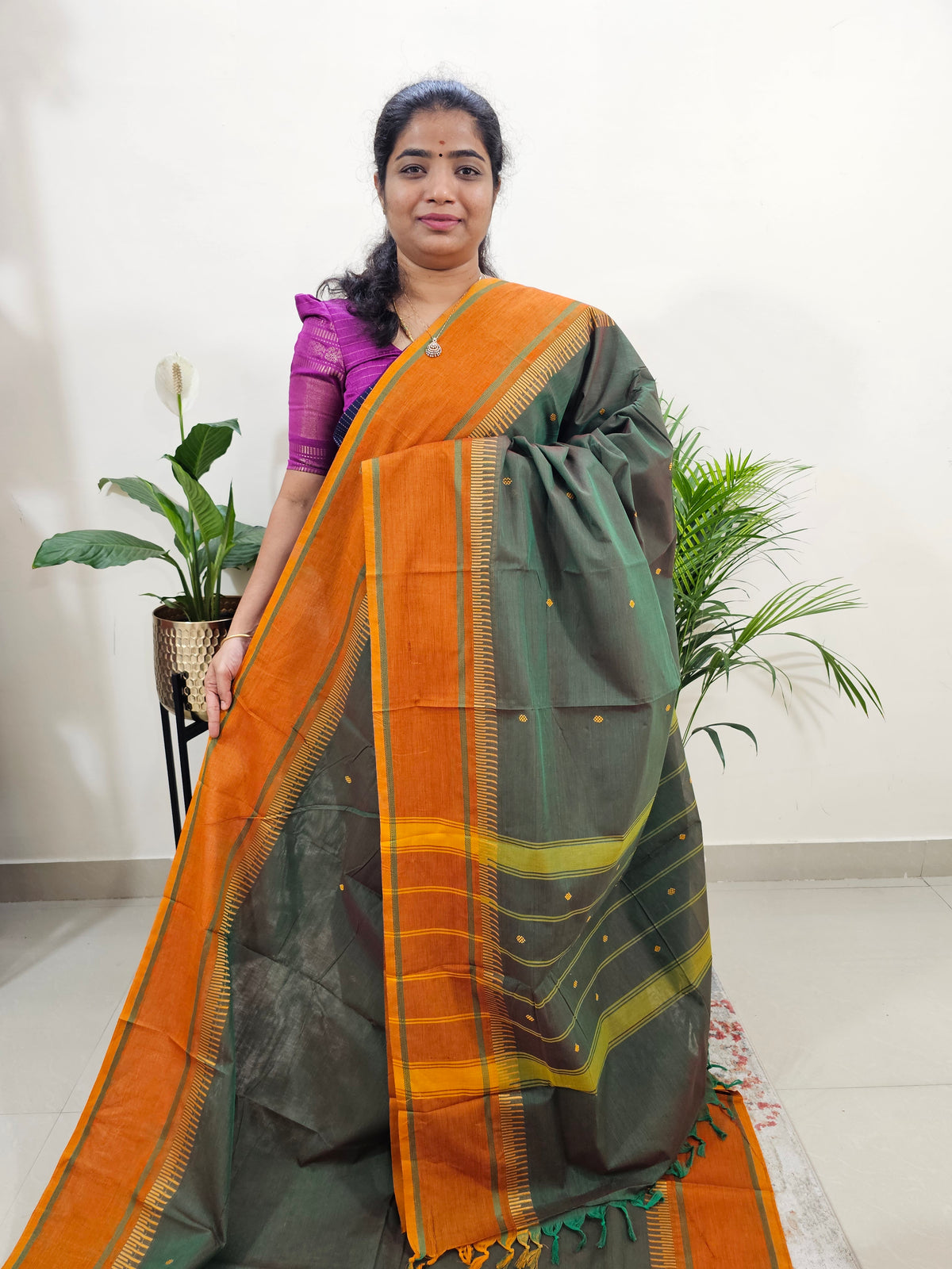 Kanchi Cotton Saree - Dual Shade Green with Orange