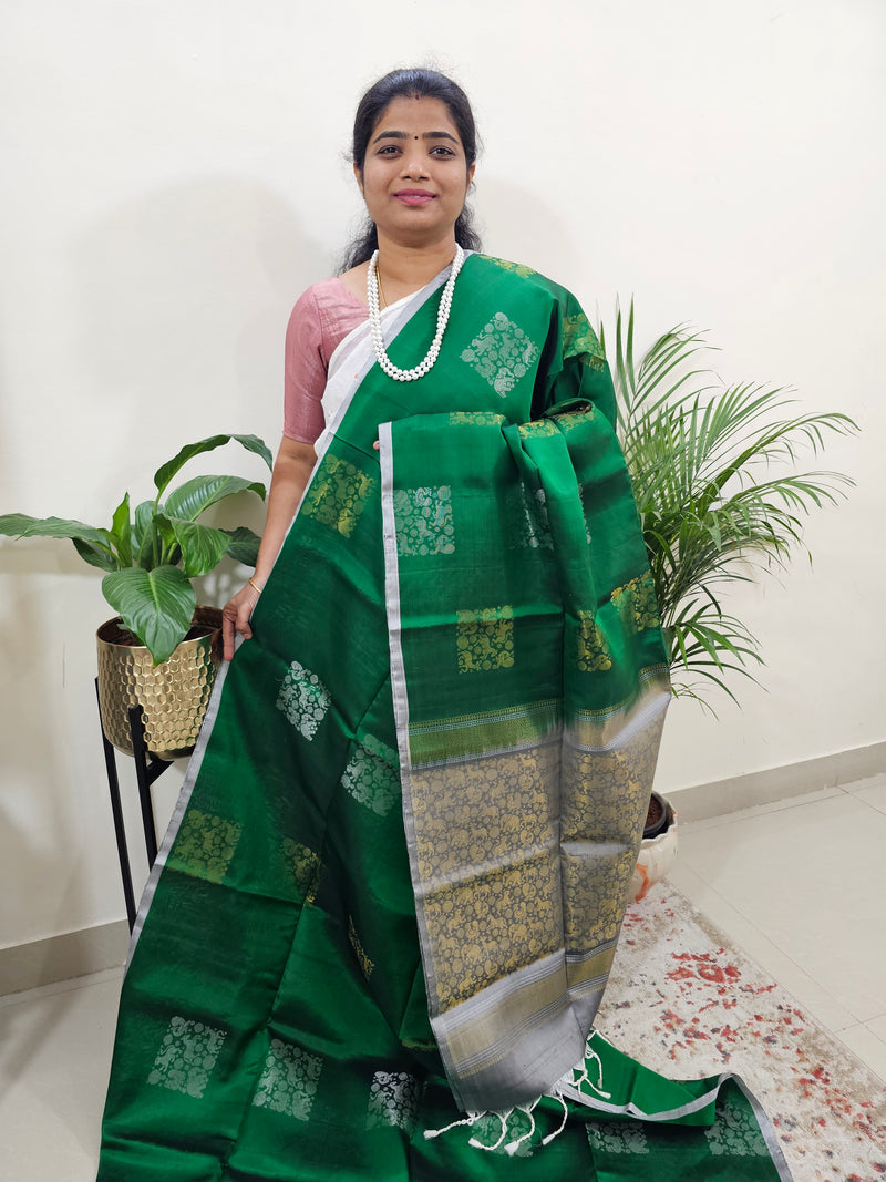 Kanjivaram Pattern Pure Handloom Soft Silk Saree - Bottle Green with Grey