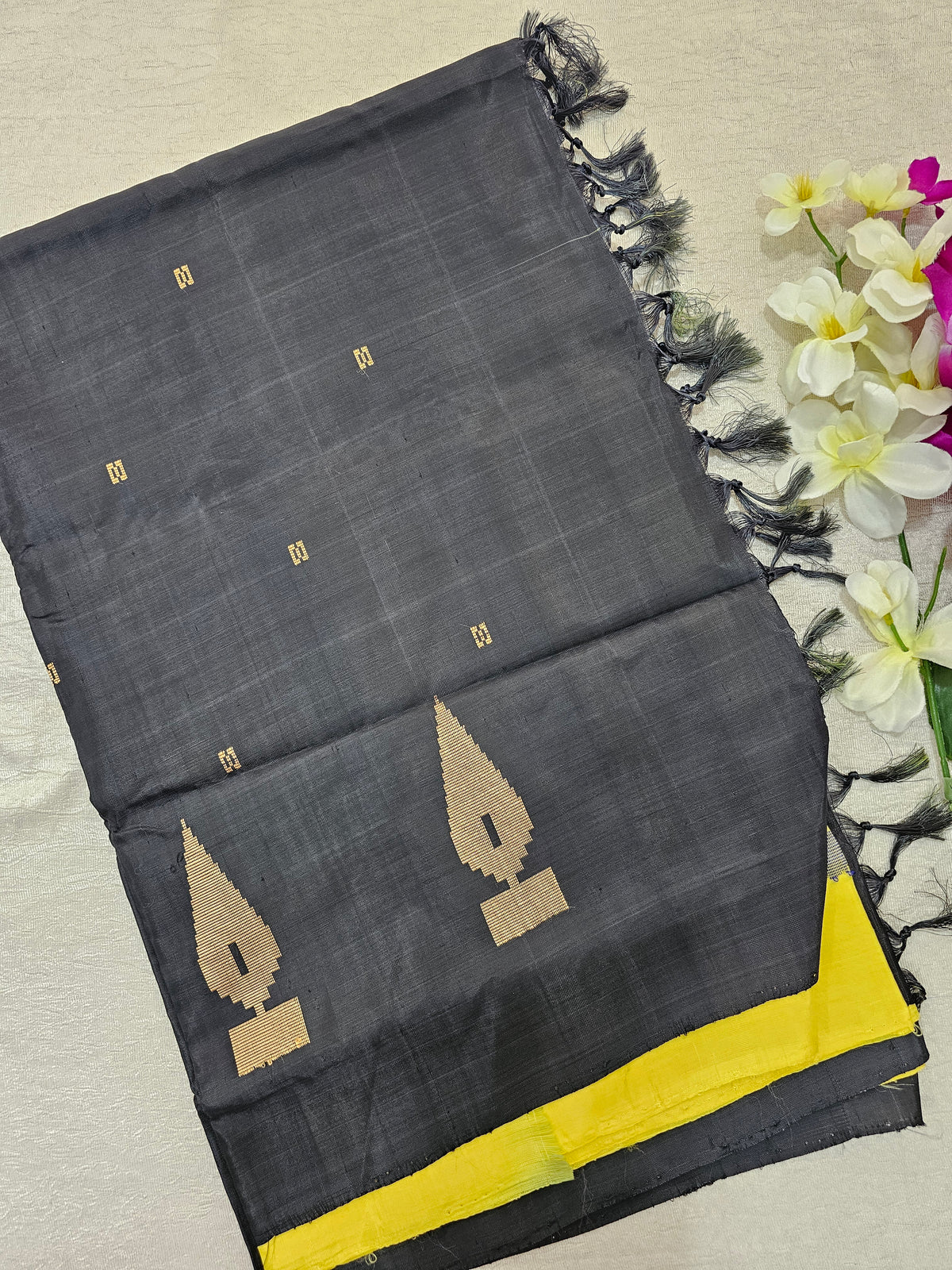 Chinnalampattu Saree - Yellow with Black