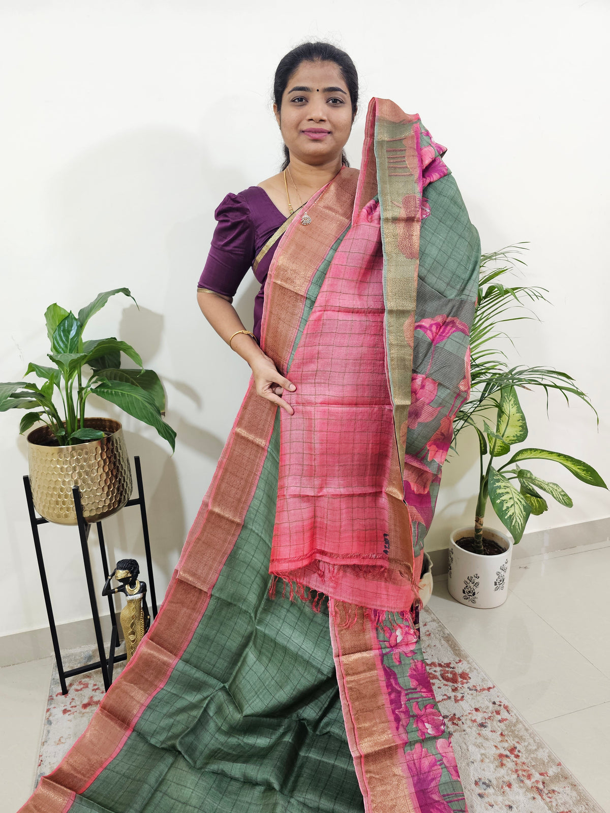 Green with Peachish Pink Checks Tussar Silk Saree with Kanchi Border